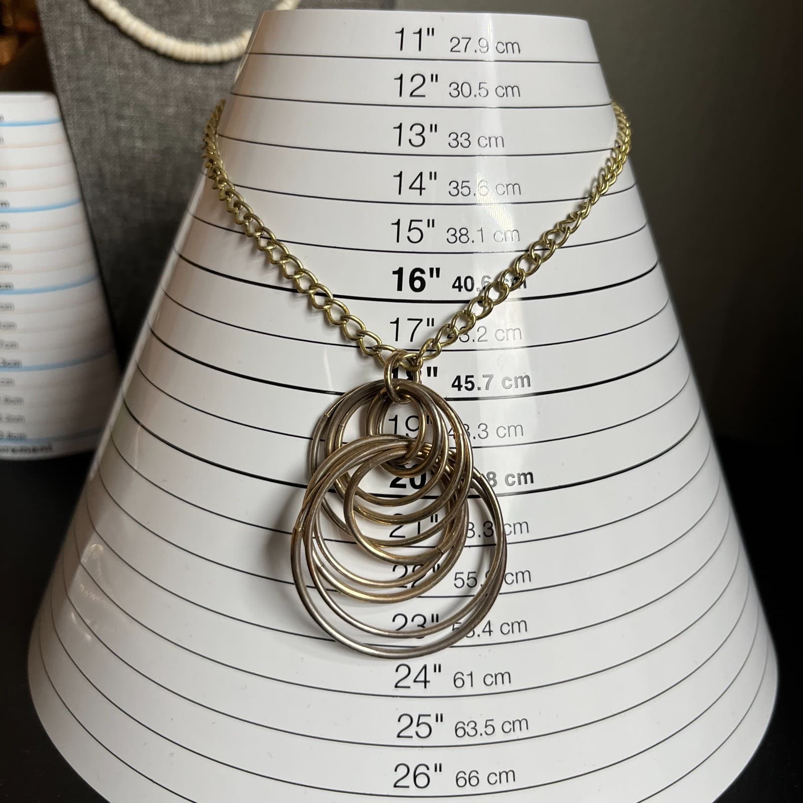 Vintage Silver Tone Interlocking Circles Rings Pendant Necklace 18" Statement - Thumbnail 8