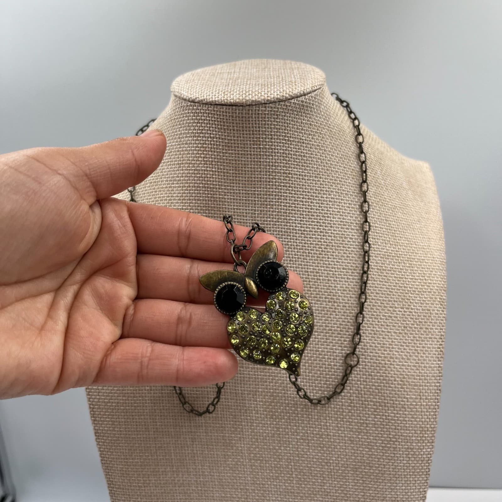 Vintage Owl Heart Pendant Necklace Amber Yellow Rhinestone Brass Tone Retro Boho - Thumbnail 3