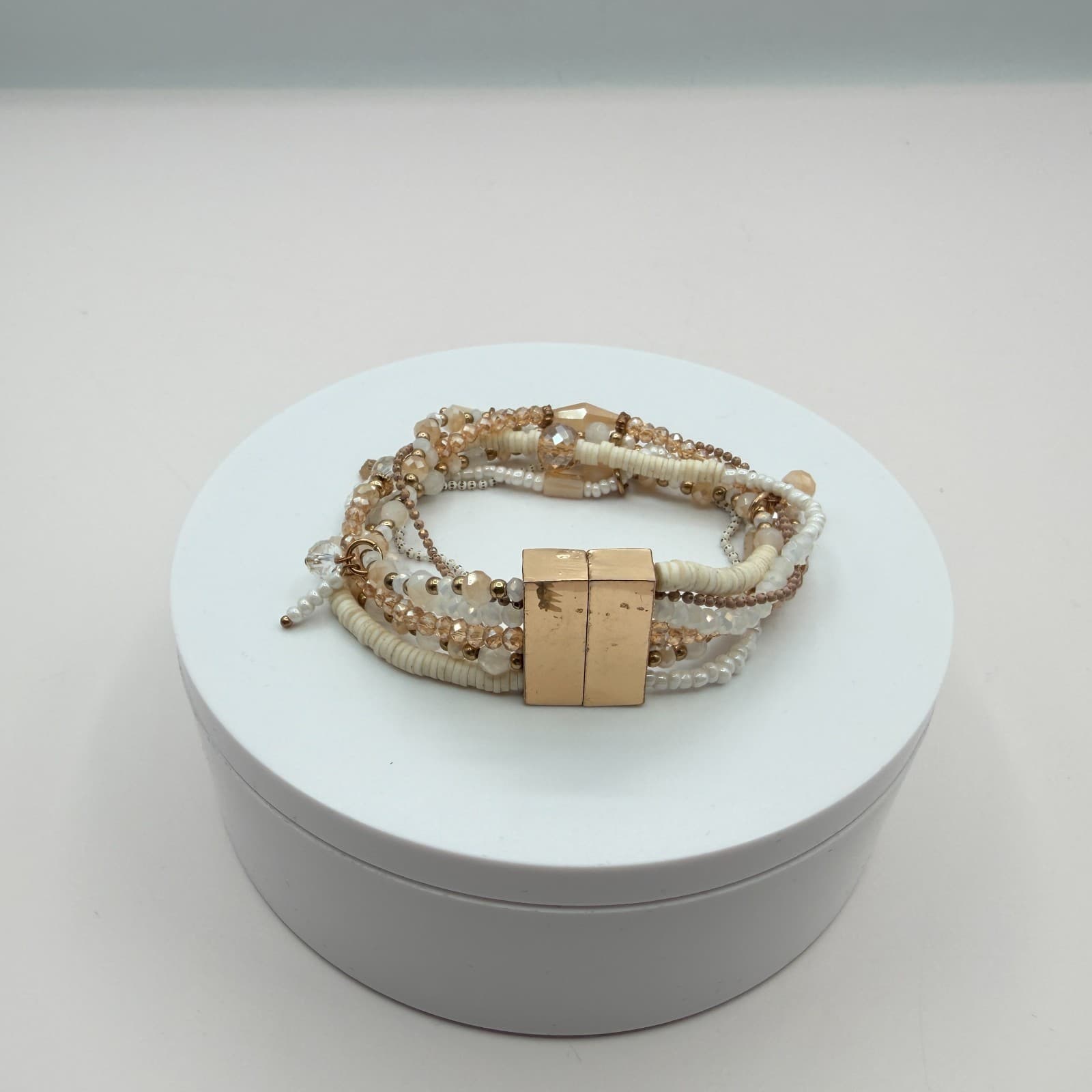 Vintage 80s Quartz & Mixed Beaded Stranded Bracelet Gold Magnetic Clasp Jewelry - Image 1