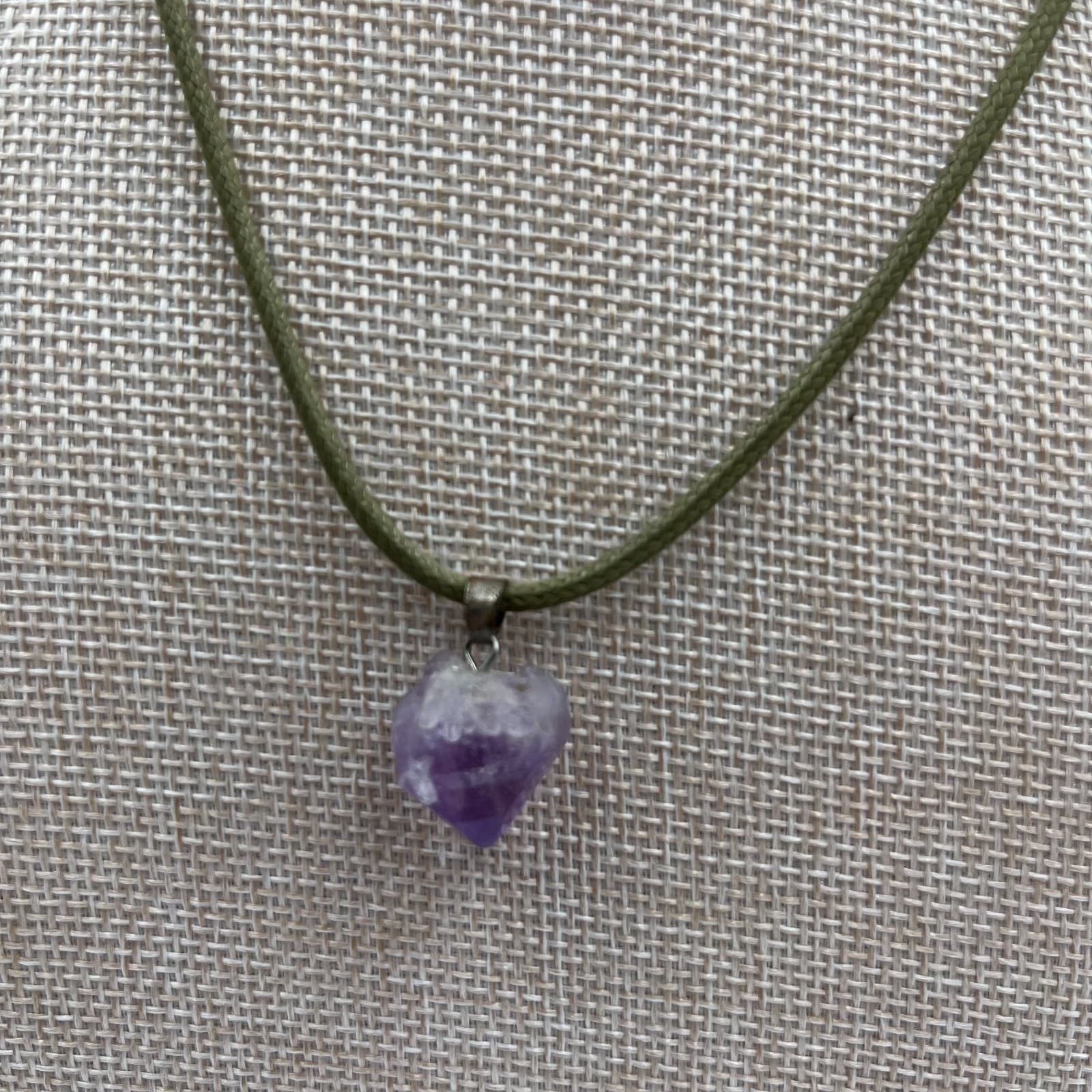 Vintage Raw Amethyst Heart Pendant Necklace Natural Purple Crystal Boho Healing - Thumbnail 4