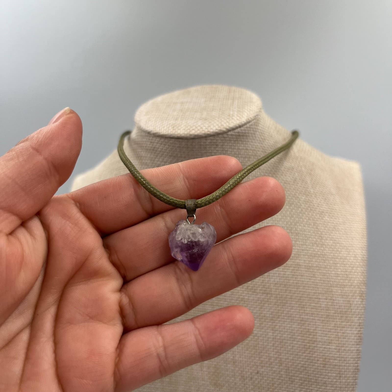 Vintage Raw Amethyst Heart Pendant Necklace Natural Purple Crystal Boho Healing - Thumbnail 5
