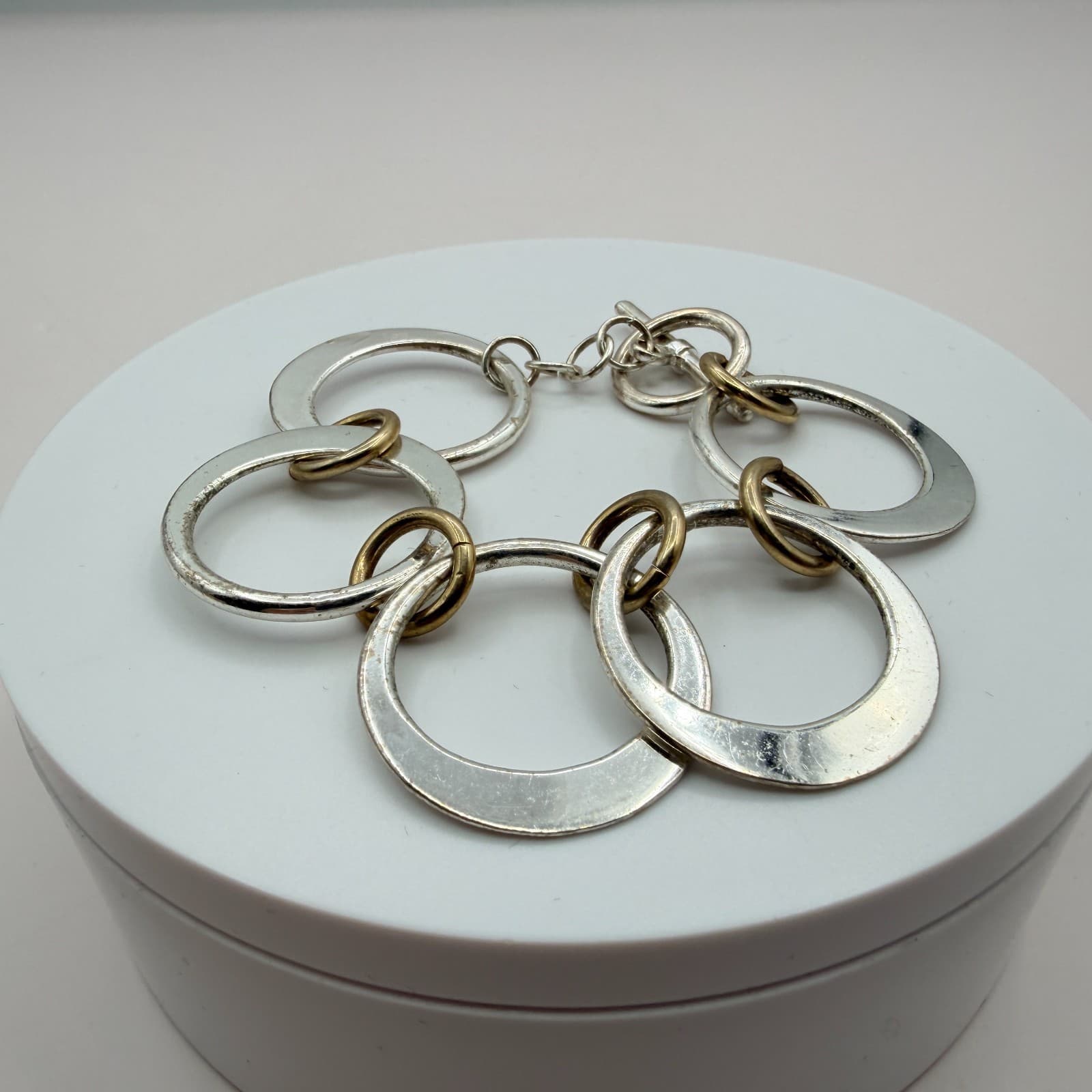 Vintage 80s Silver Tone Chunky Circle Link Bracelet Toggle Clasp Classic Jewelry - Image 1
