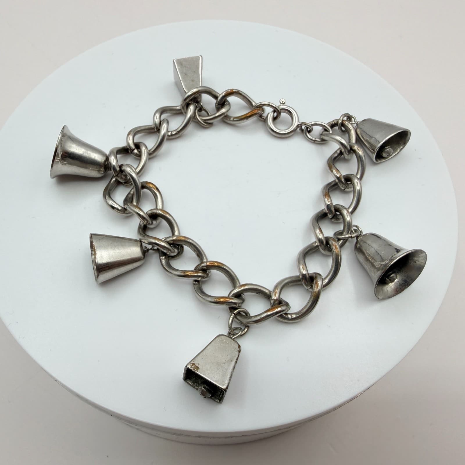 Vintage 80s Designer Coro Silver Tone Chime Bell Charm Link Bracelet Jewelry - Thumbnail 4