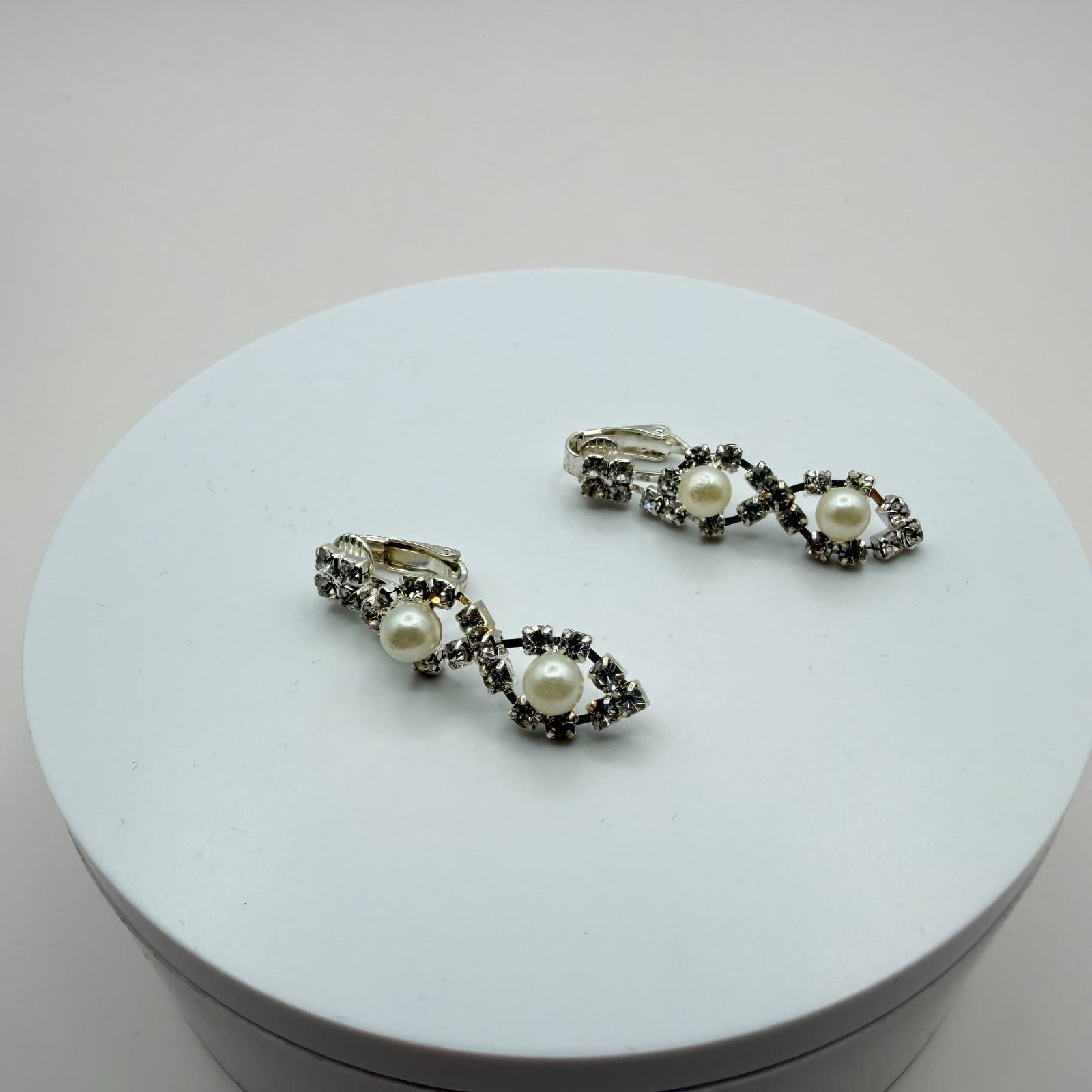 Vintage Y2K Silver Tone Faux Pearl Rhinestone Earrings Women's Classic Jewelry - Thumbnail 2
