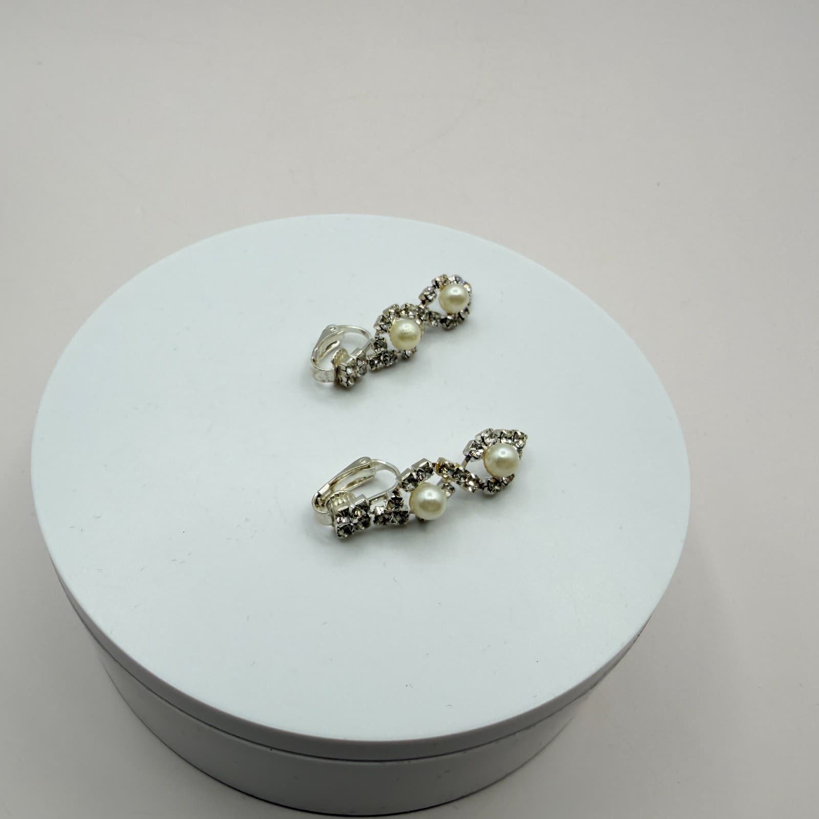 Vintage Y2K Silver Tone Faux Pearl Rhinestone Earrings Women's Classic Jewelry - Thumbnail 6