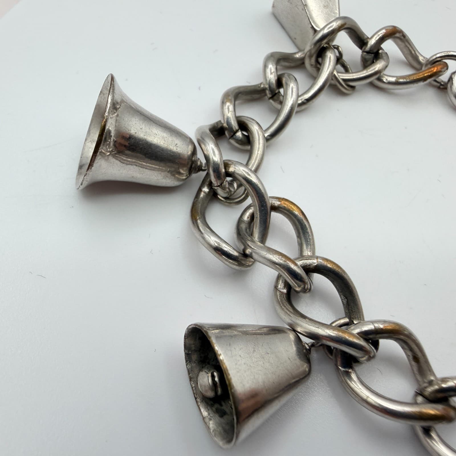 Vintage 80s Designer Coro Silver Tone Chime Bell Charm Link Bracelet Jewelry - Thumbnail 5
