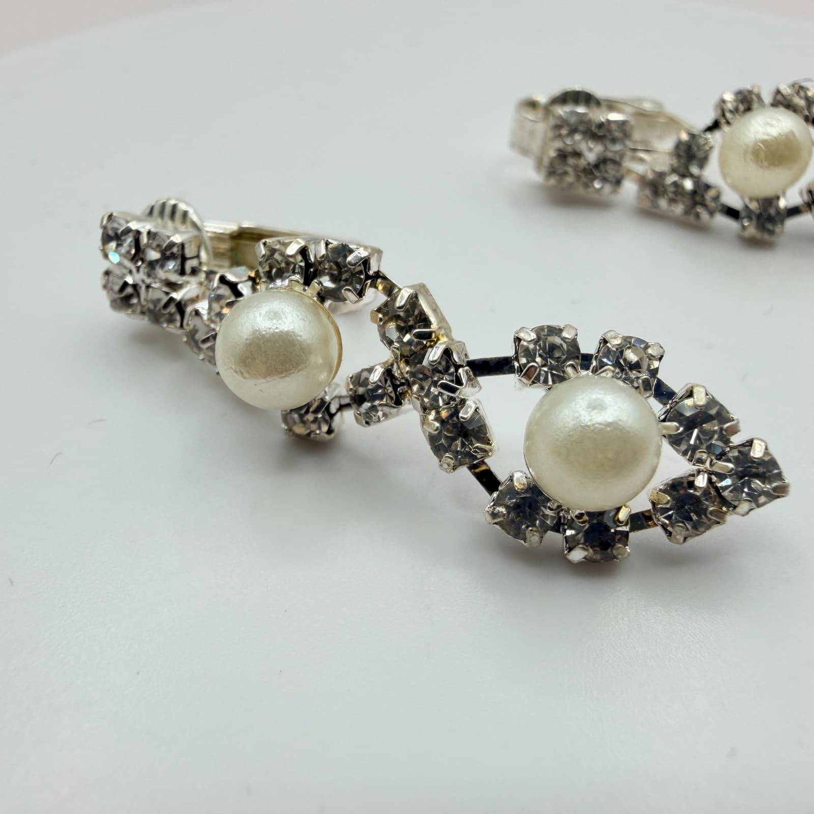 Vintage Y2K Silver Tone Faux Pearl Rhinestone Earrings Women's Classic Jewelry - Thumbnail 4