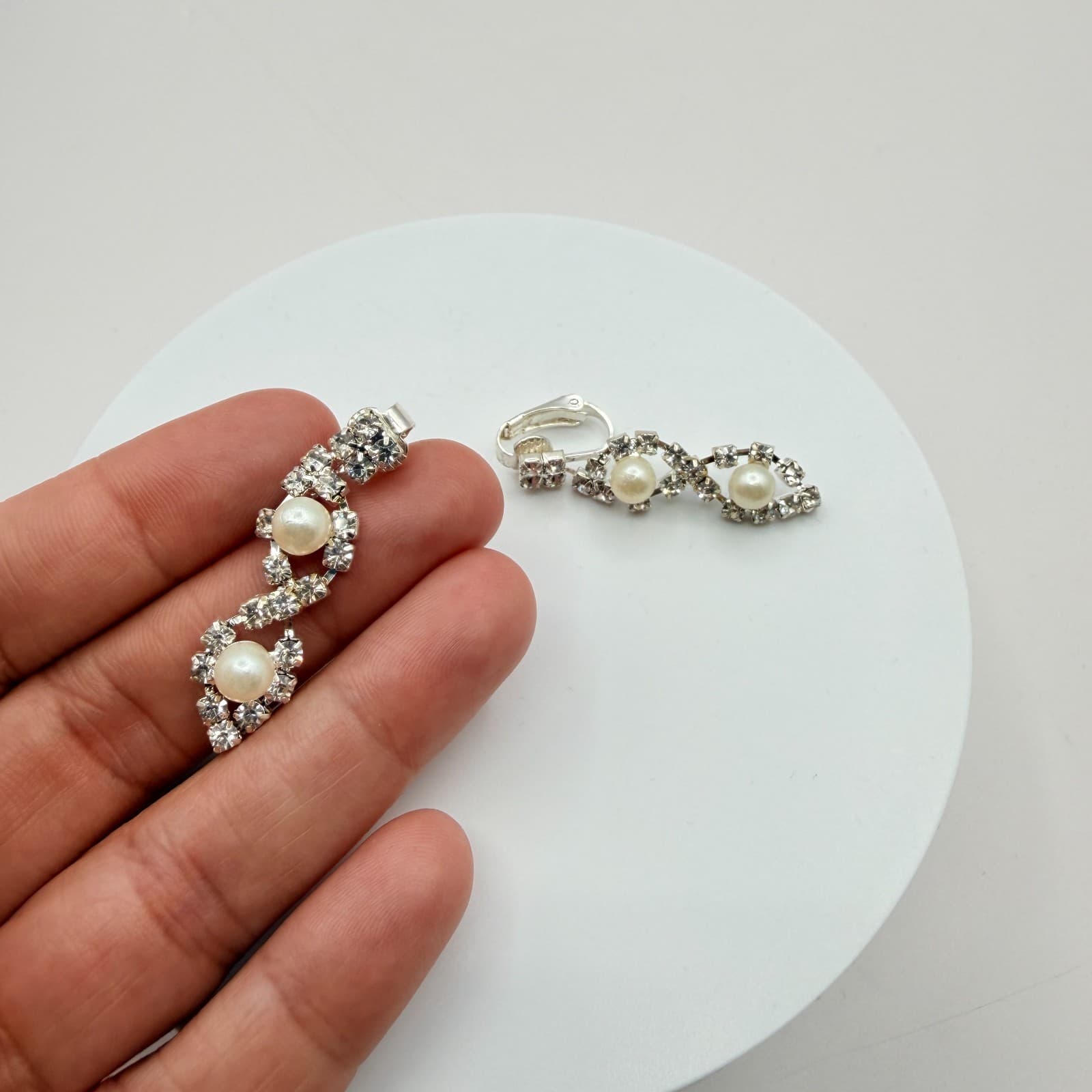 Vintage Y2K Silver Tone Faux Pearl Rhinestone Earrings Women's Classic Jewelry - Thumbnail 8