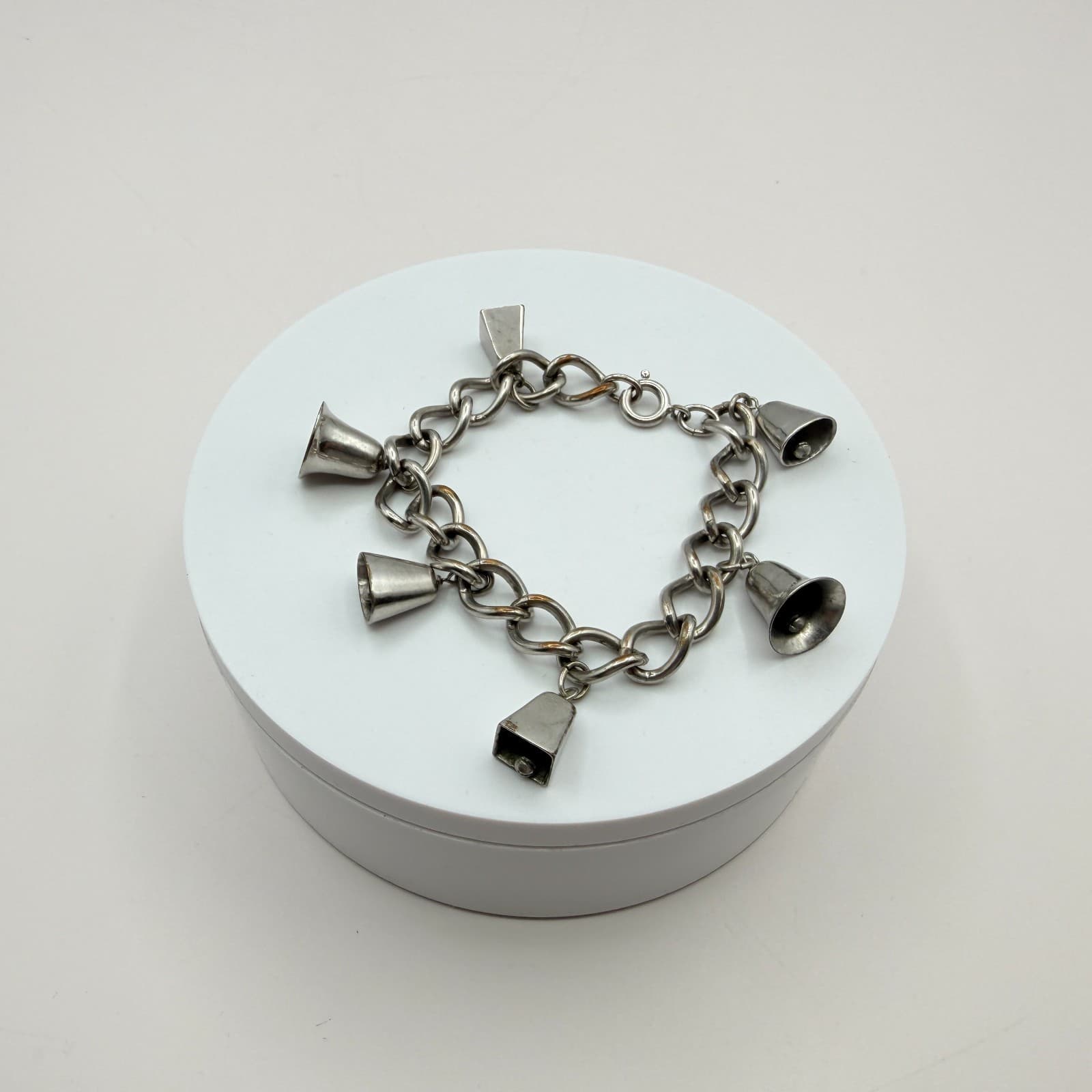 Vintage 80s Designer Coro Silver Tone Chime Bell Charm Link Bracelet Jewelry - Thumbnail 6