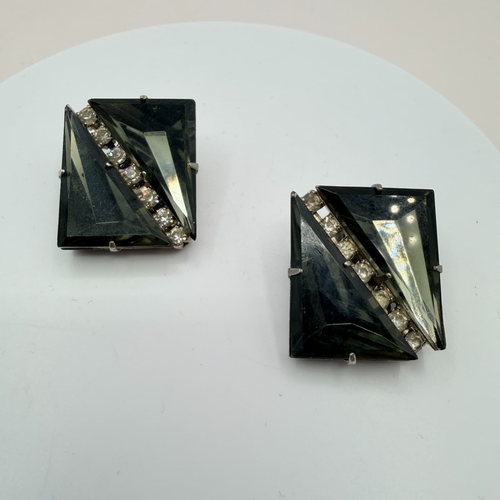 Vintage 80s Schreiner Style Ruffle Clip On Earrings Black Rhinestone Jewelry - Thumbnail 2