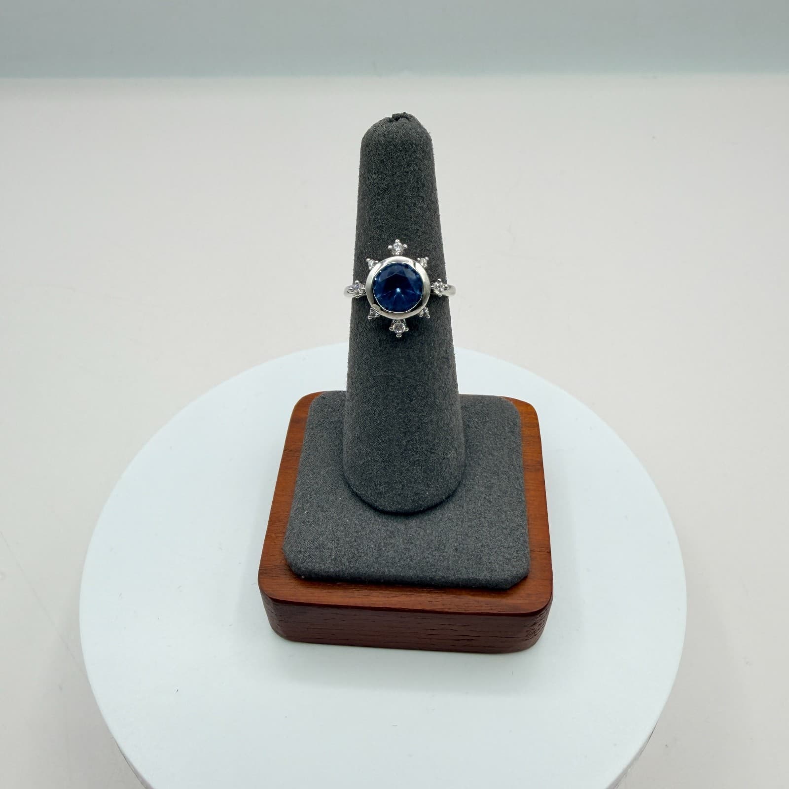 Vintage 80s 90s Round Cut Blue Starburst Halo Ring Silver Tone Retro Chunky - Thumbnail 4