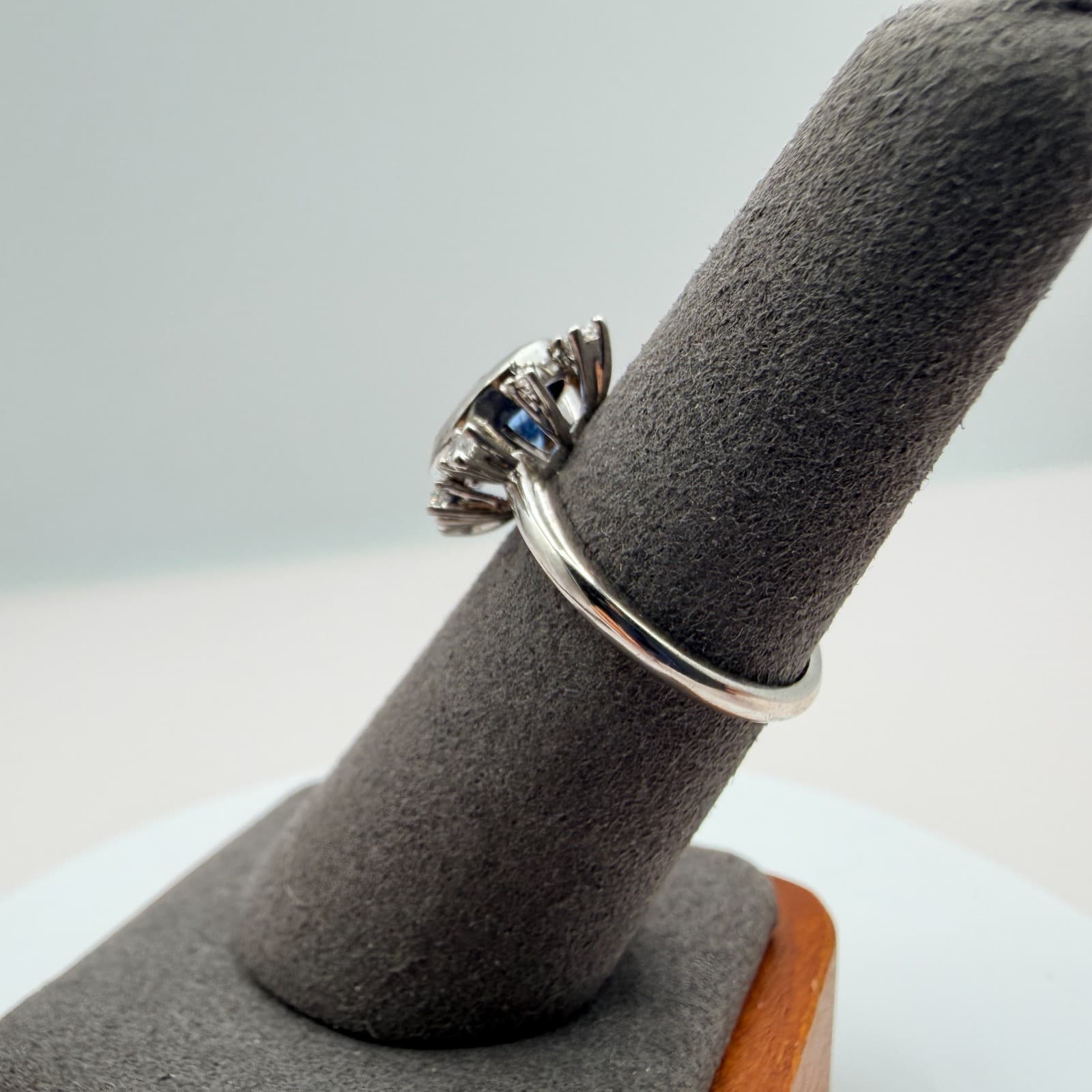 Vintage 80s 90s Round Cut Blue Starburst Halo Ring Silver Tone Retro Chunky - Thumbnail 8