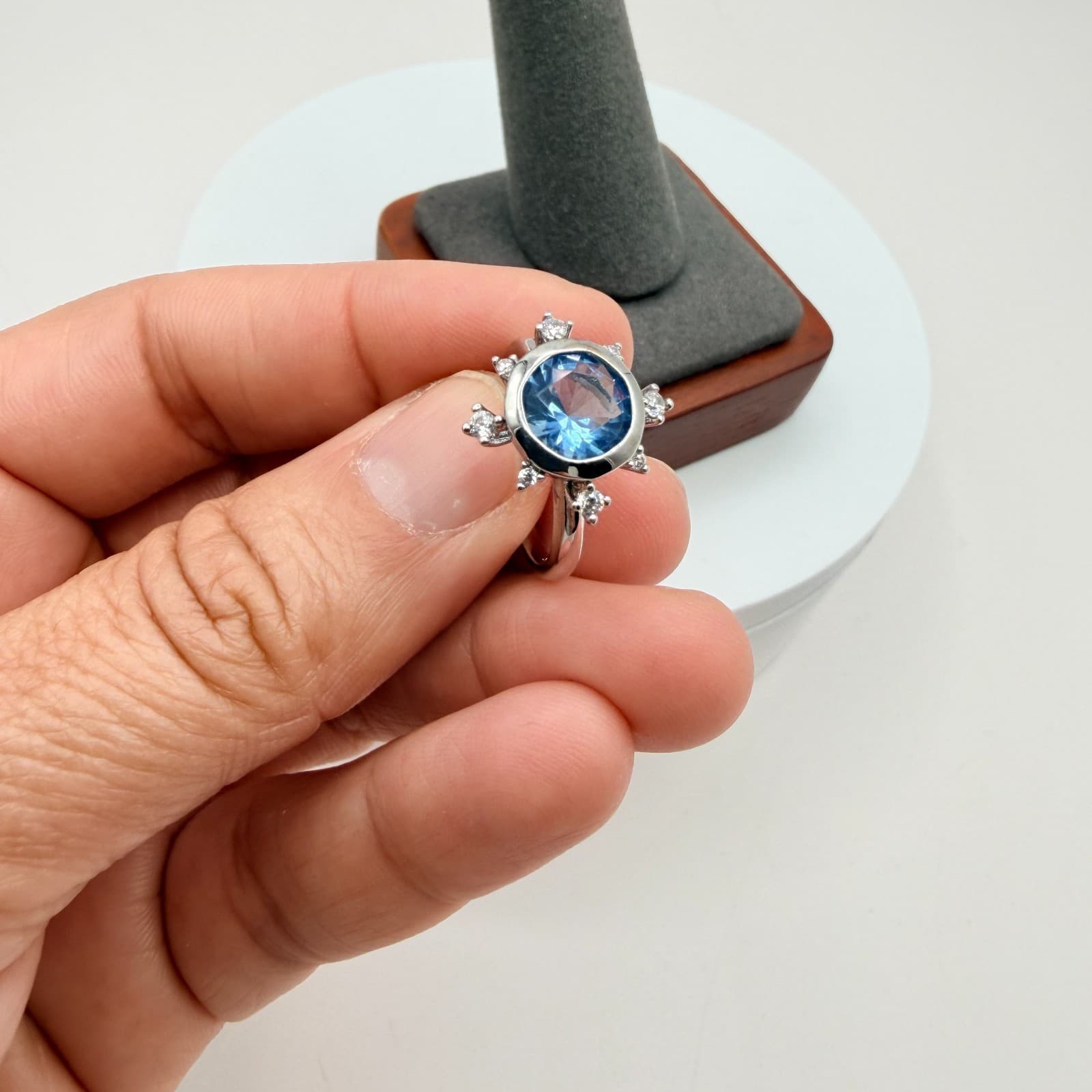 Vintage 80s 90s Round Cut Blue Starburst Halo Ring Silver Tone Retro Chunky - Thumbnail 9