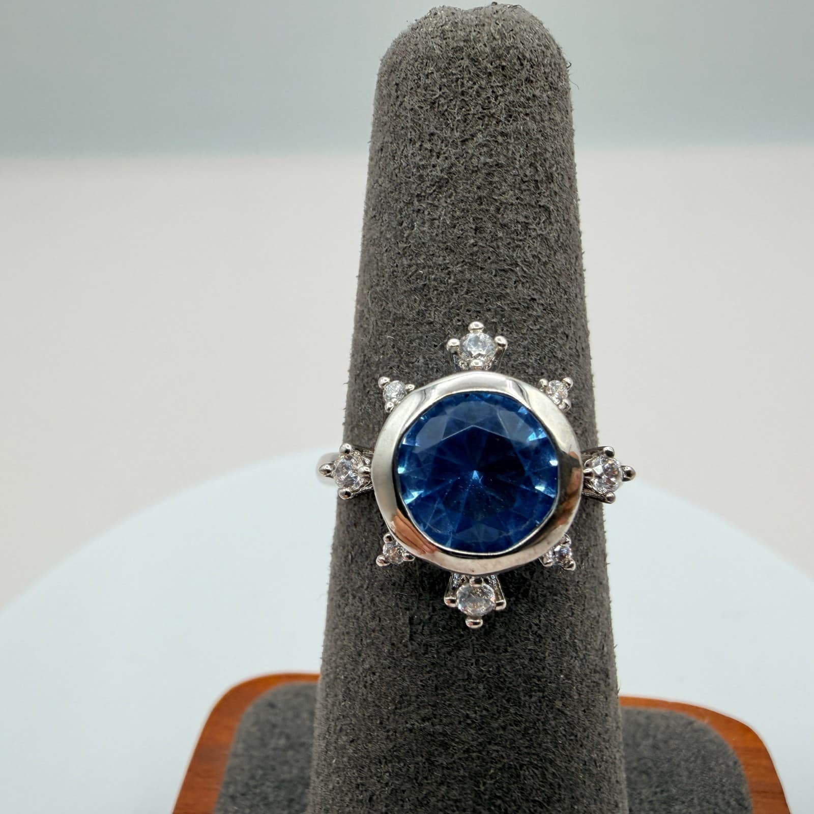 Vintage 80s 90s Round Cut Blue Starburst Halo Ring Silver Tone Retro Chunky - Thumbnail 5