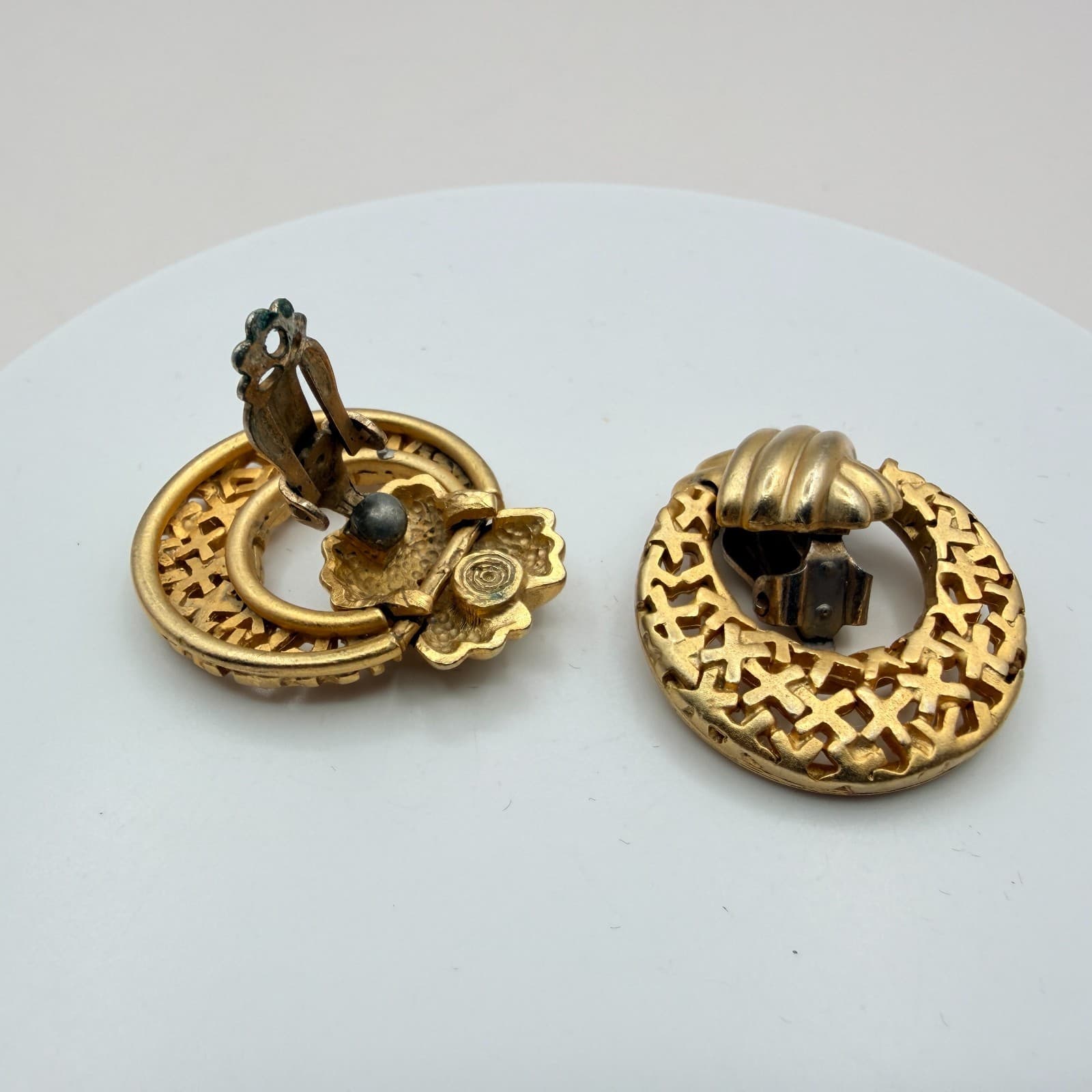 Vintage 80s Gold Tone Door Knocker Clip On Earrings Ribbed Statement Jewelry - Thumbnail 8