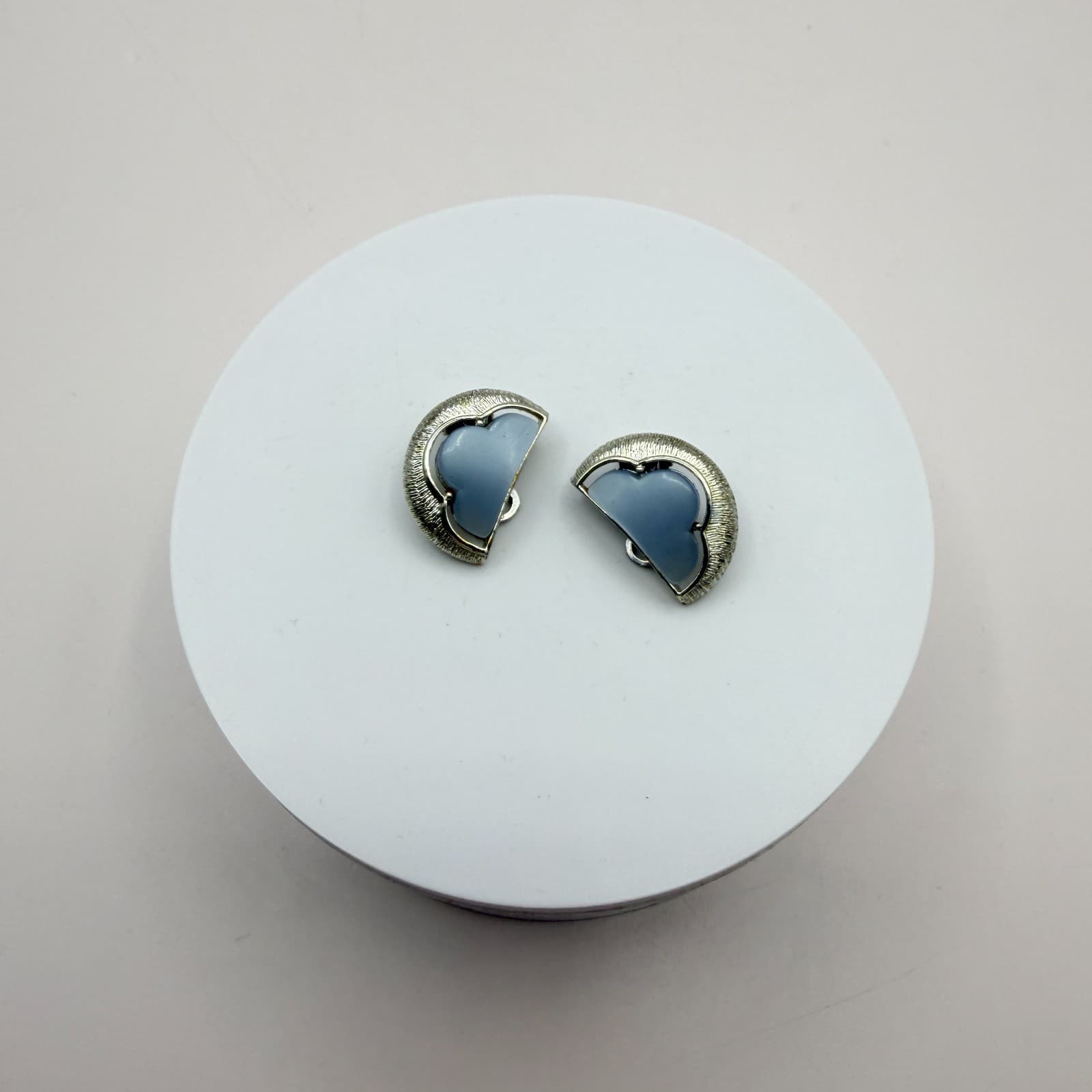 Vintage 80s Modern Blue Chalcedony Clip-On Earrings Silver Tone Abstract Jewelry - Image 1