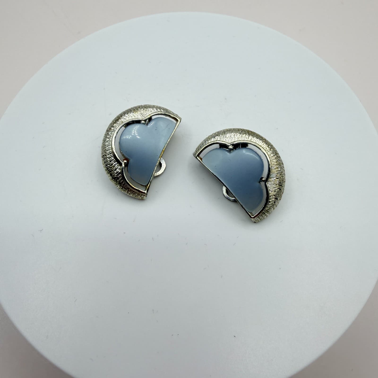 Vintage 80s Modern Blue Chalcedony Clip-On Earrings Silver Tone Abstract Jewelry - Thumbnail 2