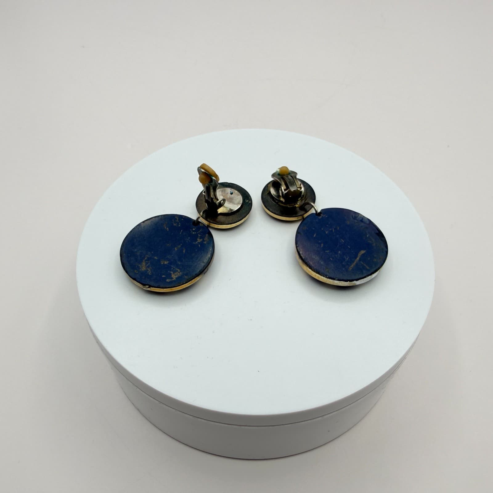 Vintage 80s Anchor Earrings Gold Tone Black Enamel Star Accent Clip-On Jewelry - Thumbnail 6