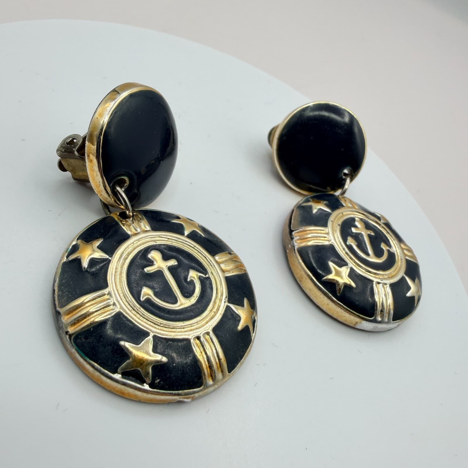 Vintage 80s Anchor Earrings Gold Tone Black Enamel Star Accent Clip-On Jewelry - Thumbnail 4