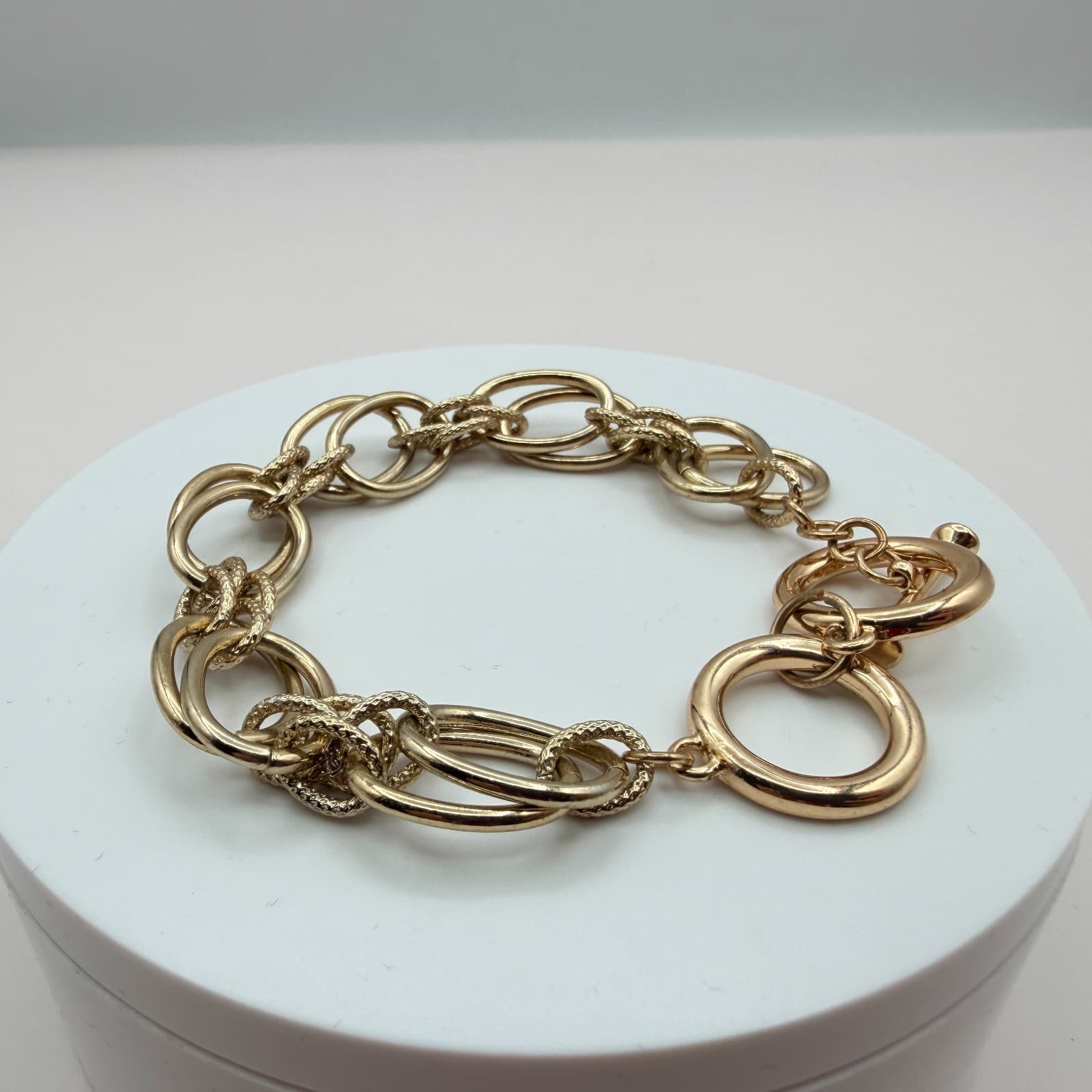 VTG 90s Gold Tone Textured Chunky Link Bracelet Women's Classic Fashion Jewelry - Thumbnail 4
