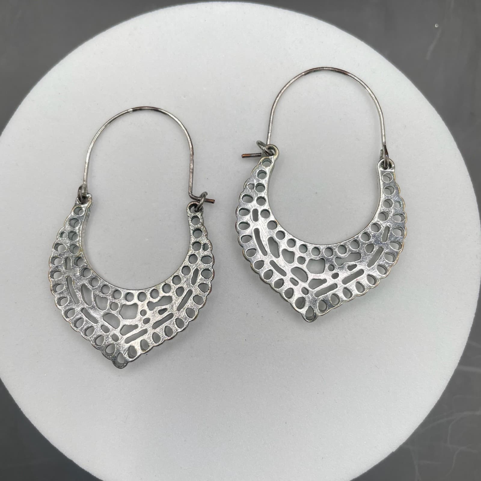Silver Tone Filigree Crescent Hoop Earrings Boho Cutout Style - Thumbnail 6