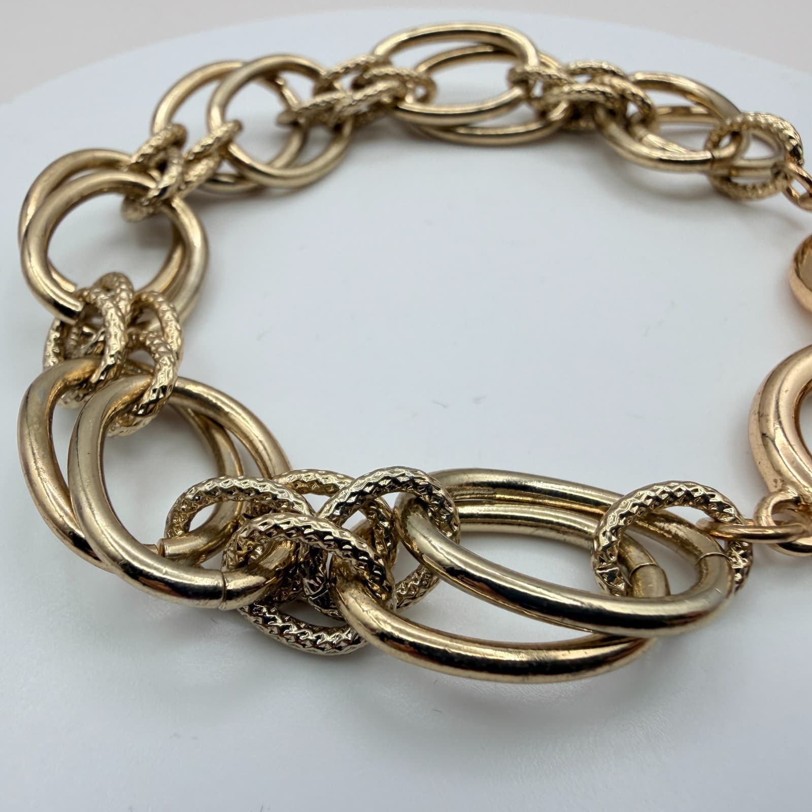 VTG 90s Gold Tone Textured Chunky Link Bracelet Women's Classic Fashion Jewelry - Thumbnail 5