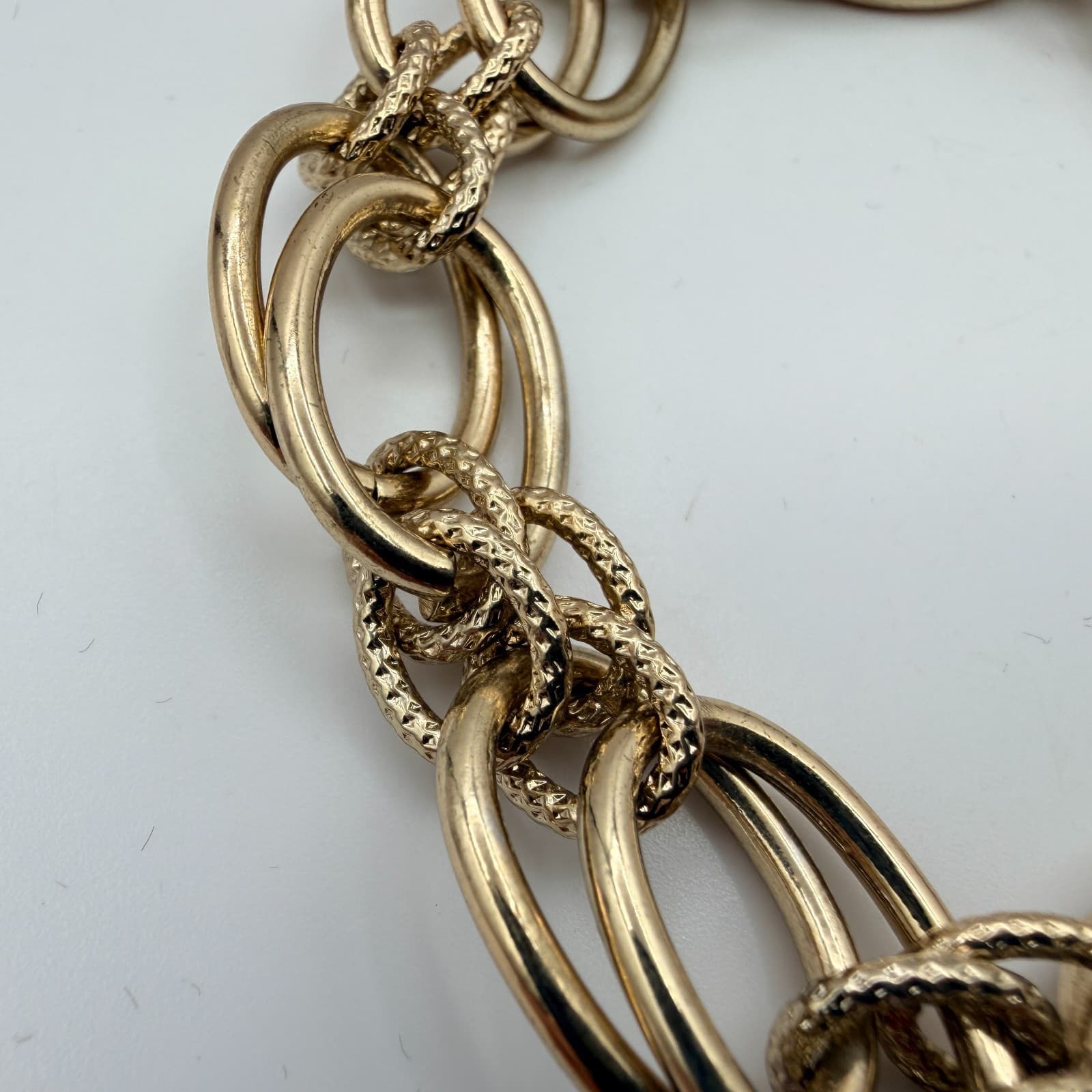 VTG 90s Gold Tone Textured Chunky Link Bracelet Women's Classic Fashion Jewelry - Thumbnail 8