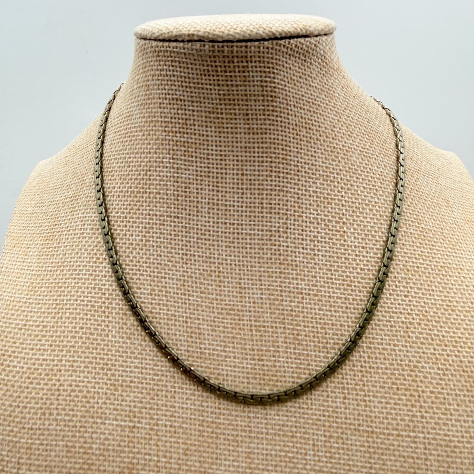 Vintage 90s SilverTone Textured S-Link Chain Necklace Minimalist Fashion Jewelry - Image 1