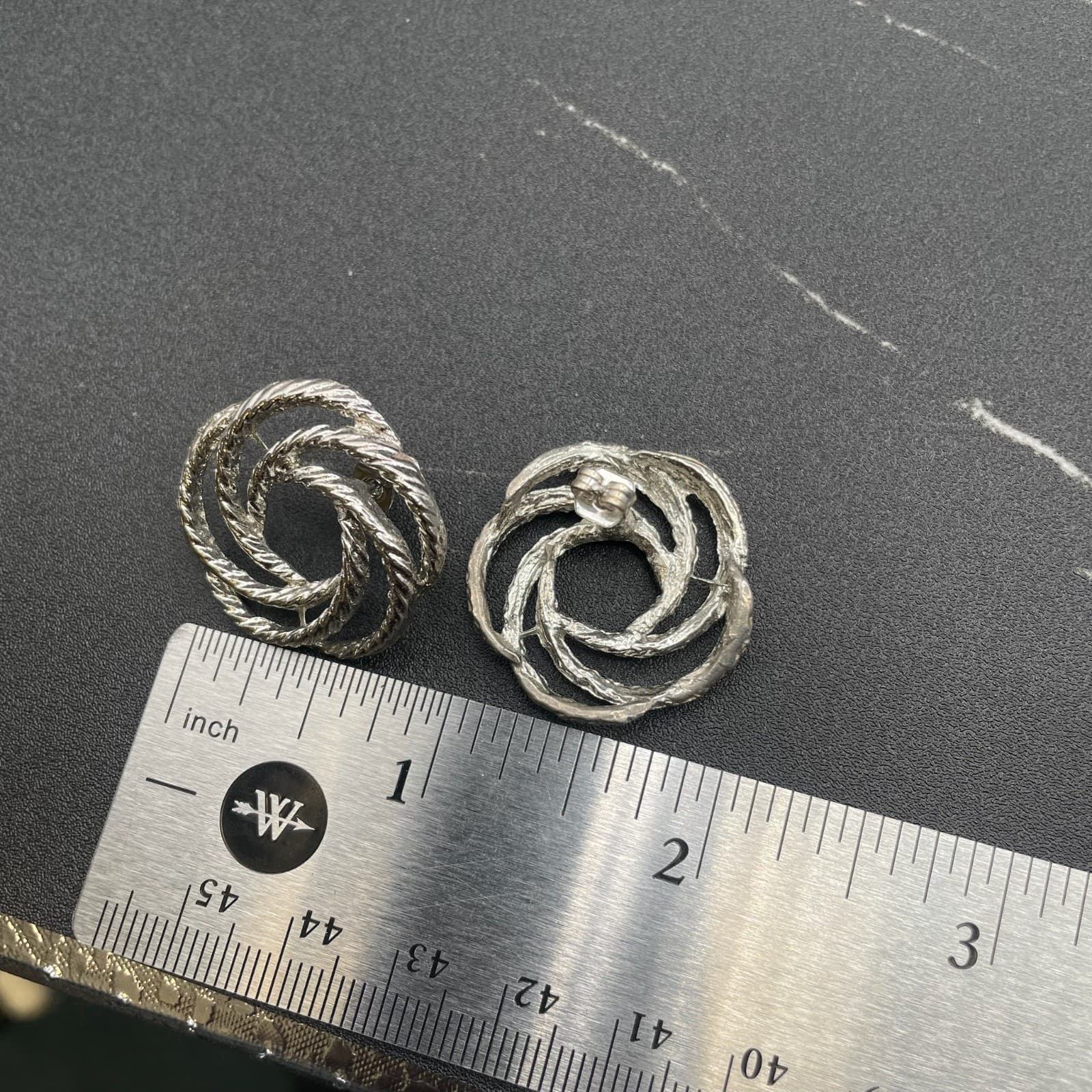 Silver Tone Rope Swirl Stud Earrings Vintage Classic Style - Thumbnail 8