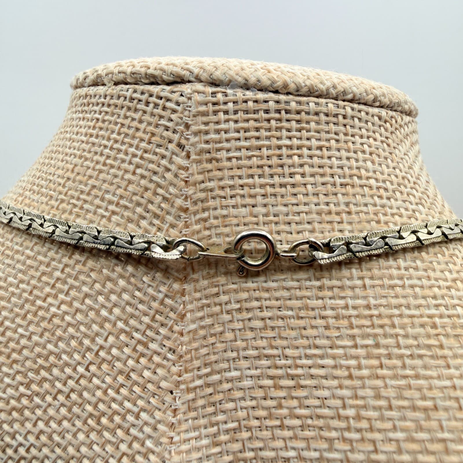 Vintage 90s SilverTone Textured S-Link Chain Necklace Minimalist Fashion Jewelry - Thumbnail 9