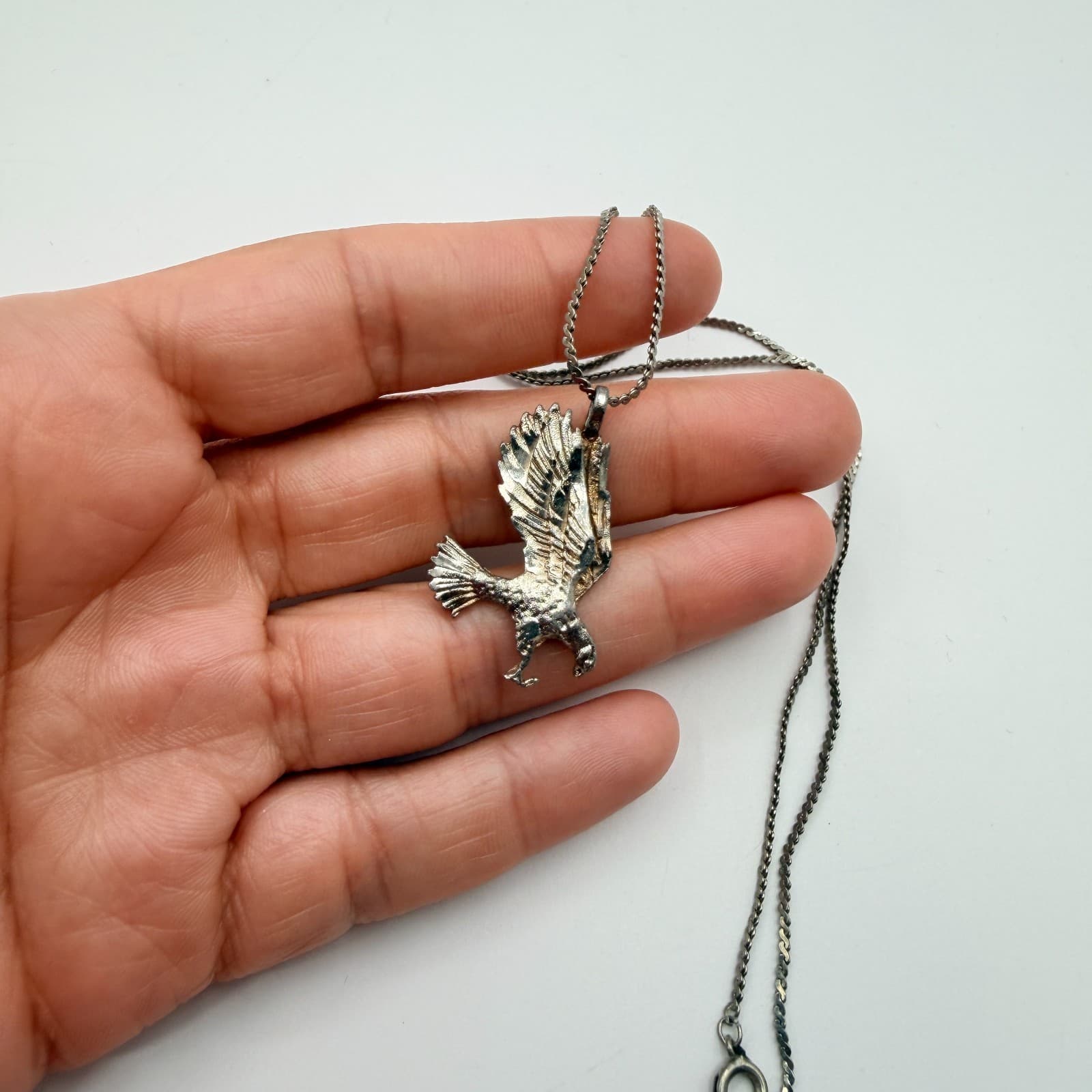 Vintage 90s Silver Tone Soaring Eagle Pendant Necklace Classic Fashion Jewelry - Thumbnail 9