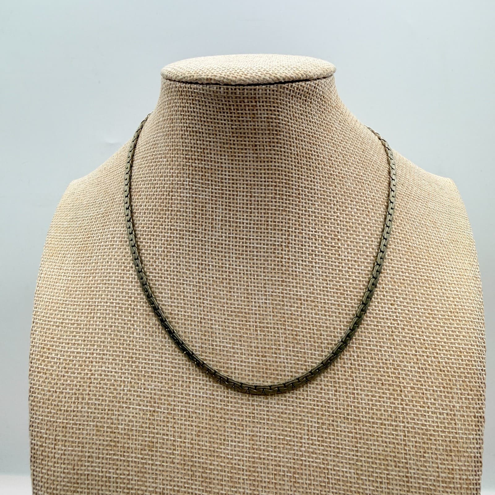 Vintage 90s SilverTone Textured S-Link Chain Necklace Minimalist Fashion Jewelry - Thumbnail 8