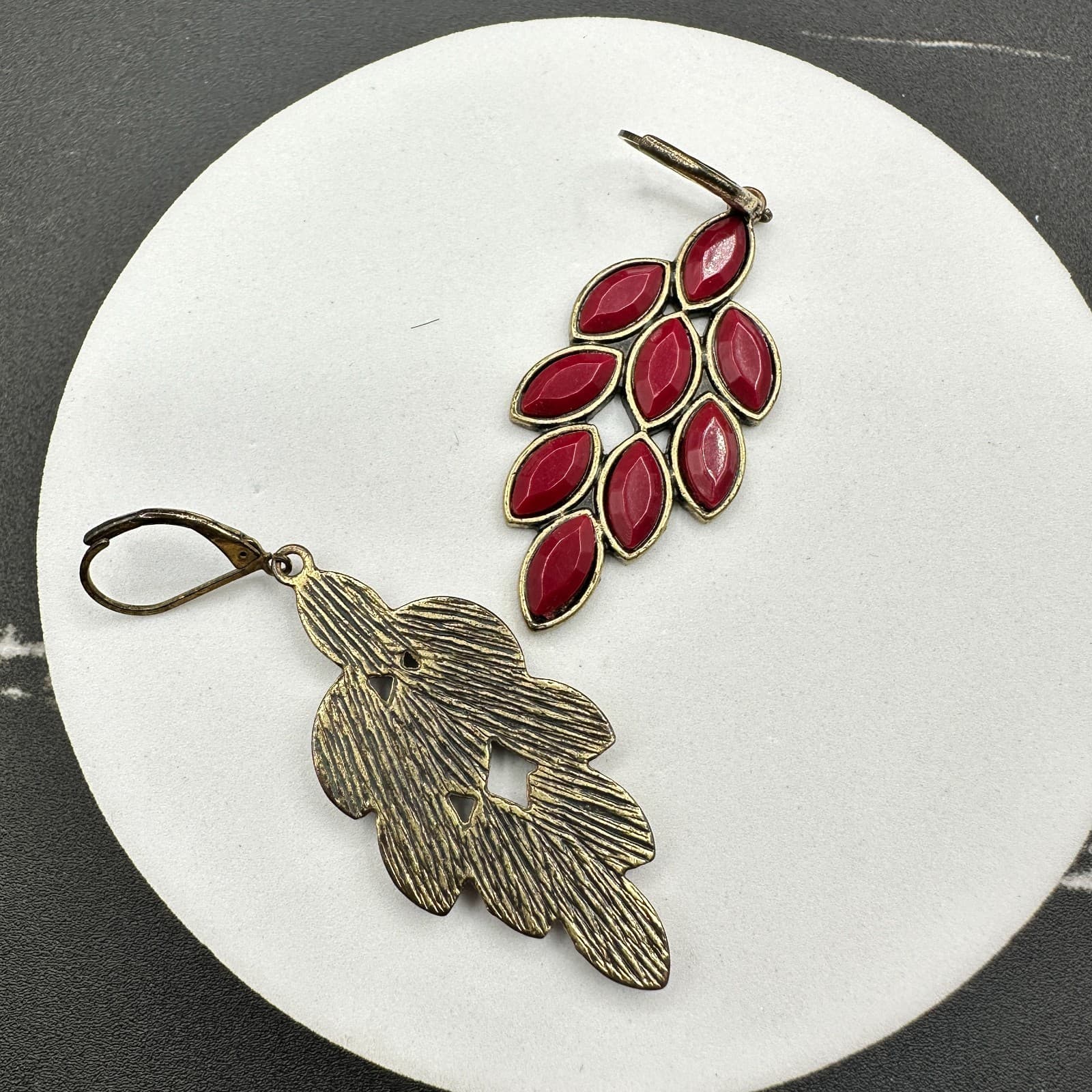 Vintage Women's Red Leaf Cabochon Bronze Metal Beauty Dangle/Drop Earrings - Thumbnail 10