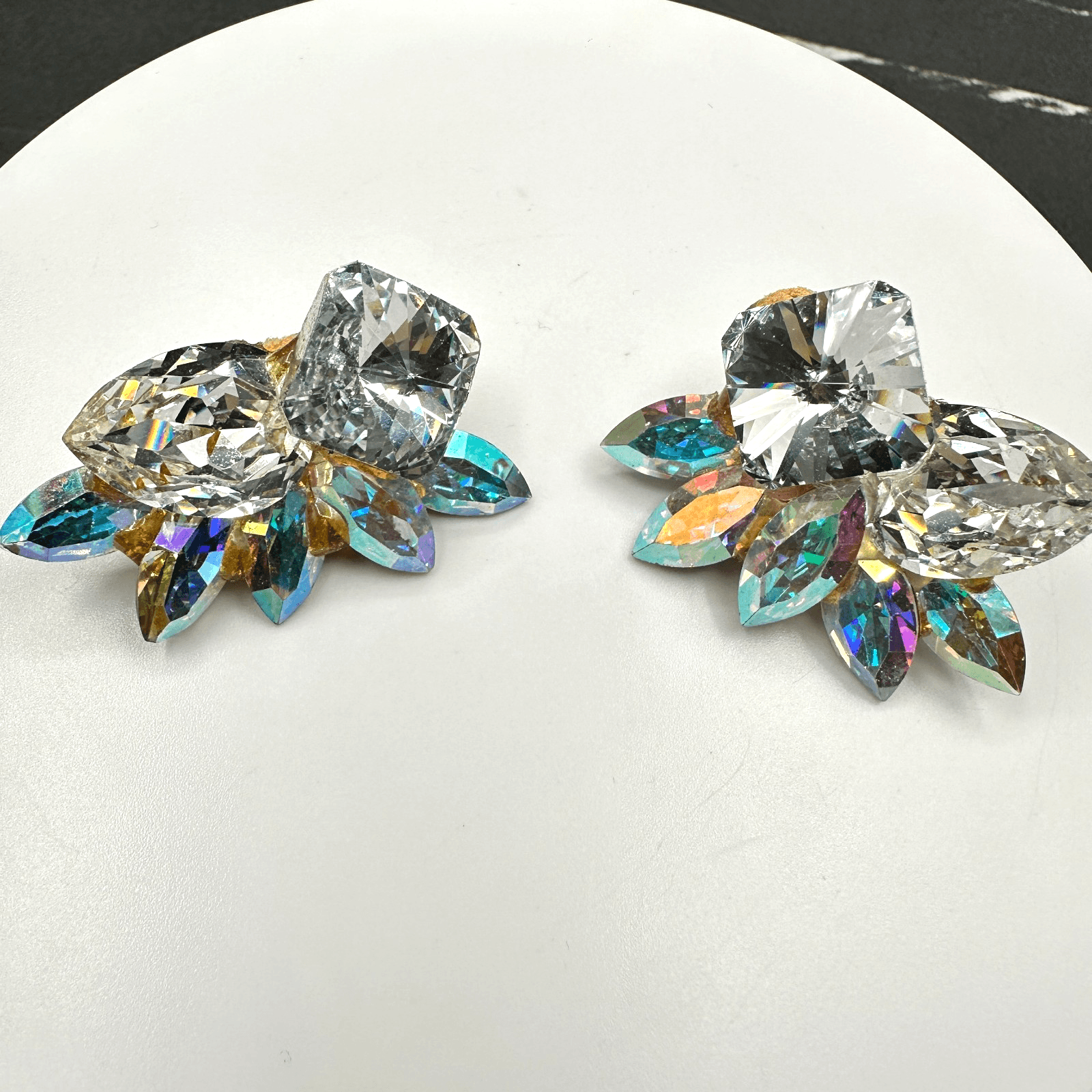 Vintage Handmade Women's Clear Crystal Clip On Beauty Fashion Stud Earrings - Image 1