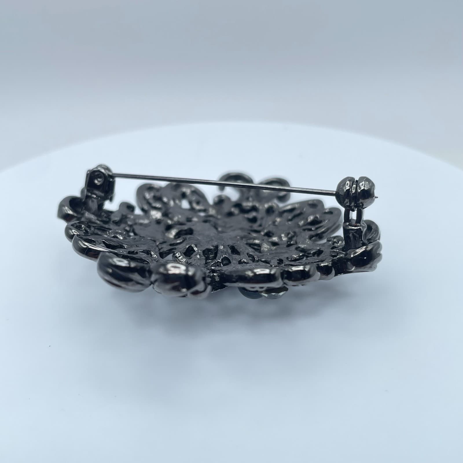 Vintage 80s Gunmetal Tone Filigree Floral Brooch Pin Clear Rhinestone Jewelry - Thumbnail 6