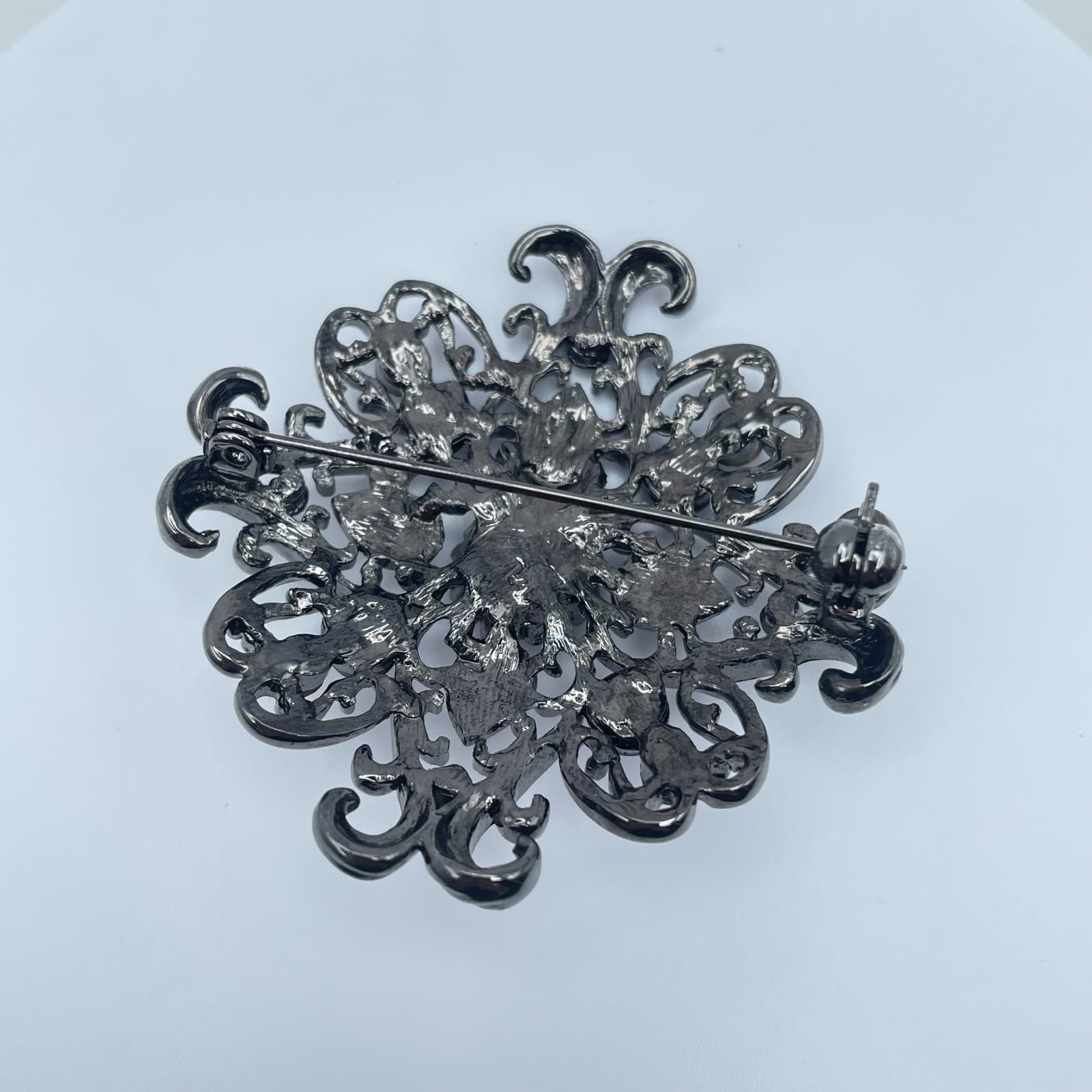Vintage 80s Gunmetal Tone Filigree Floral Brooch Pin Clear Rhinestone Jewelry - Thumbnail 7