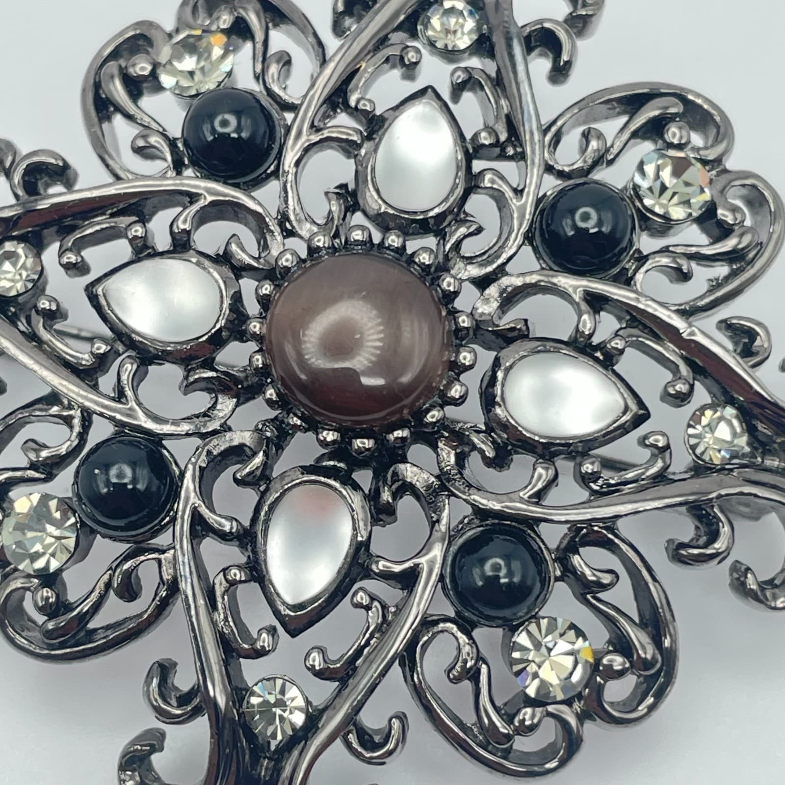 Vintage 80s Gunmetal Tone Filigree Floral Brooch Pin Clear Rhinestone Jewelry - Thumbnail 5