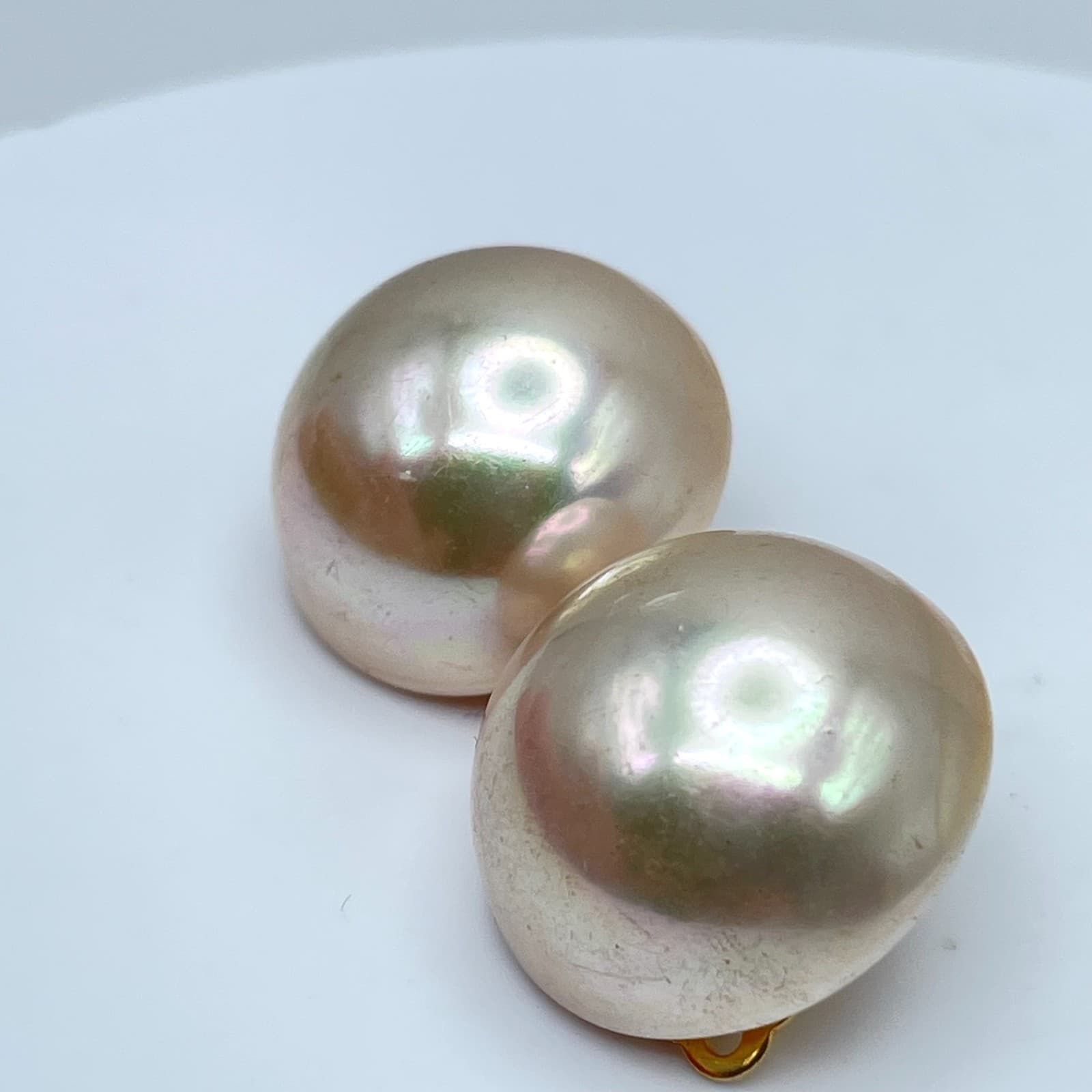 Vintage Y2K Pearl Domed Earrings Gold Tone Retro Boho Women's Classic Jewelry - Thumbnail 2