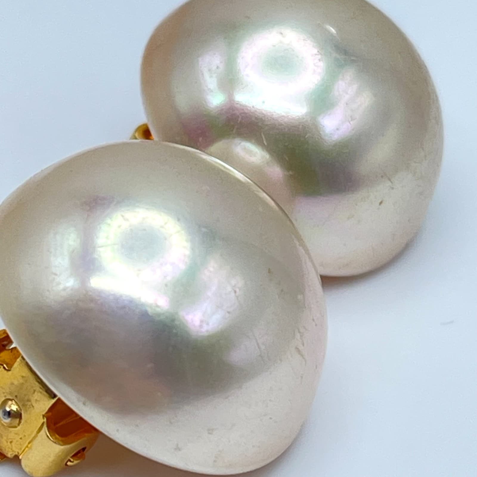 Vintage Y2K Pearl Domed Earrings Gold Tone Retro Boho Women's Classic Jewelry - Thumbnail 5
