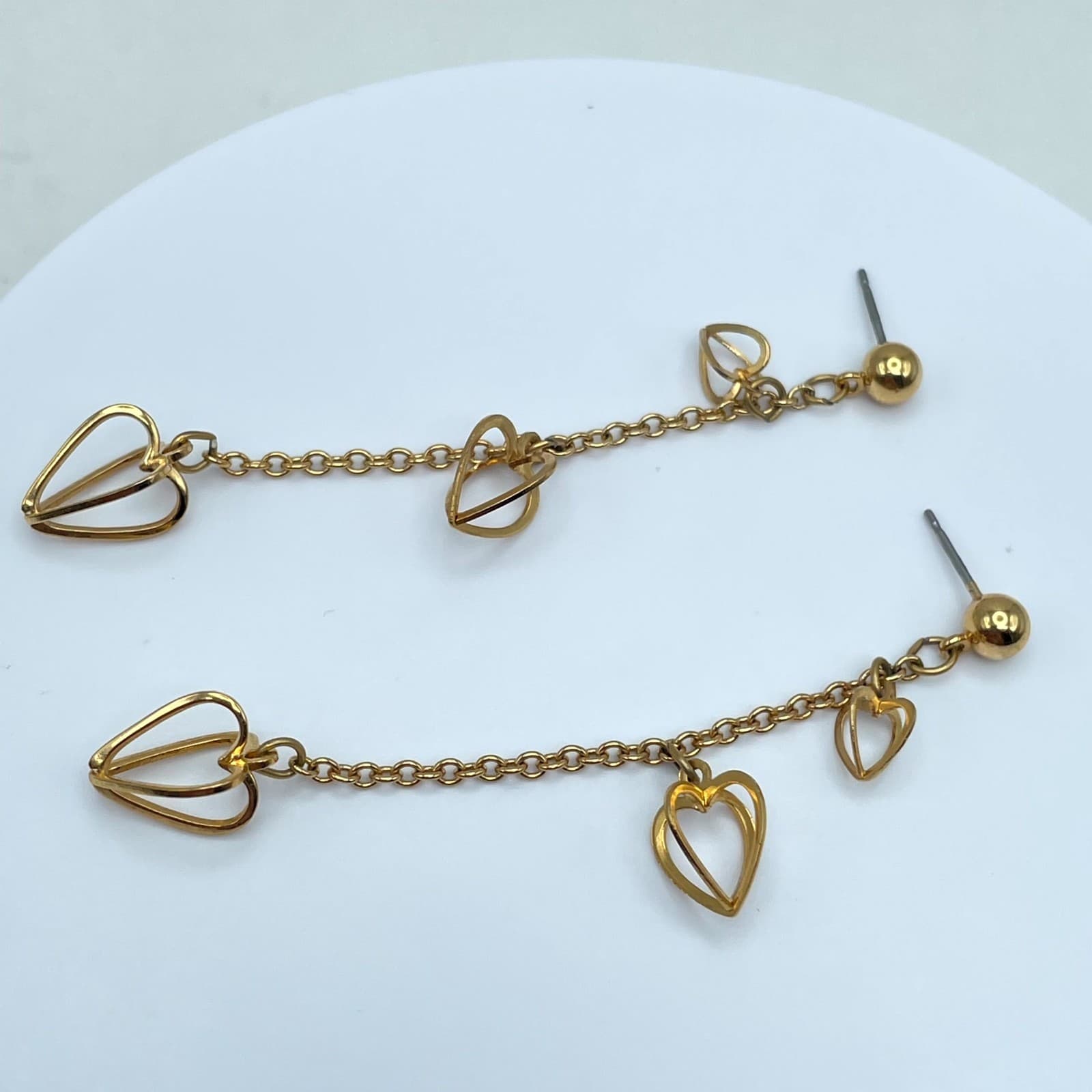 Y2K Gold-Tone Round Link Chain Multiple Heart Shaped Charms Dangle Earrings - Thumbnail 5