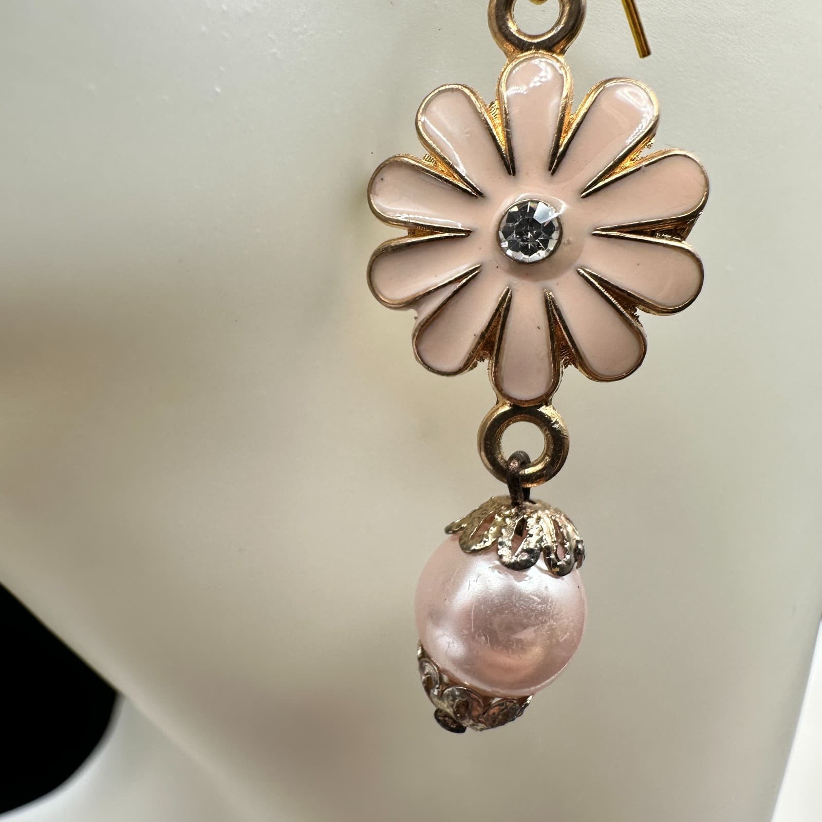 Vintage Women's Gold Tone Pink Bead Glass Stone Beauty Dangle/Drop Earrings - Thumbnail 4