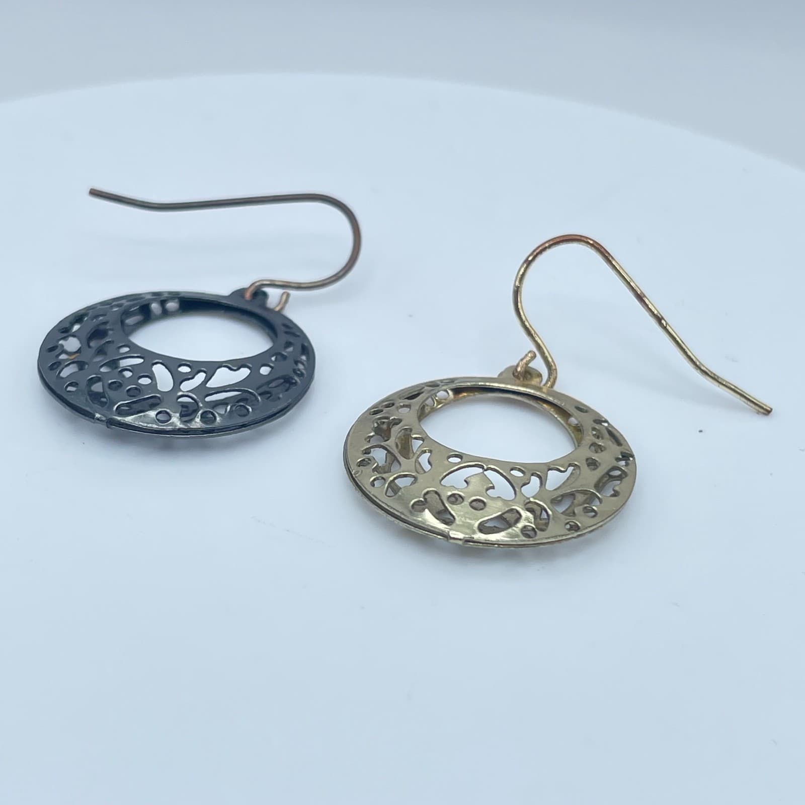 Vintage 90s Openwork Filigree Heart Silver/Gold Tone Dangle Earrings Jewelry - Thumbnail 2