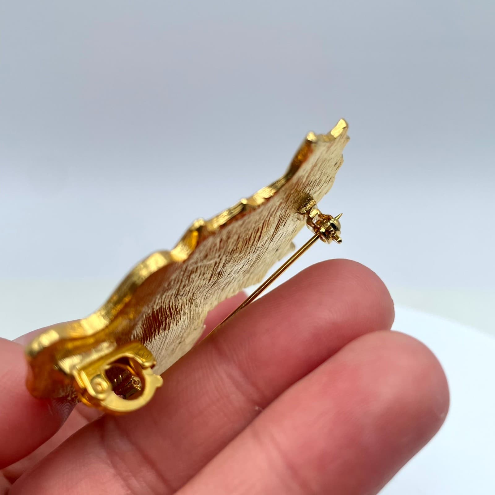 Vintage Gold-Tone Classic Fashion Floral Engraved Black Enamel Leaf Brooch Pin - Thumbnail 8