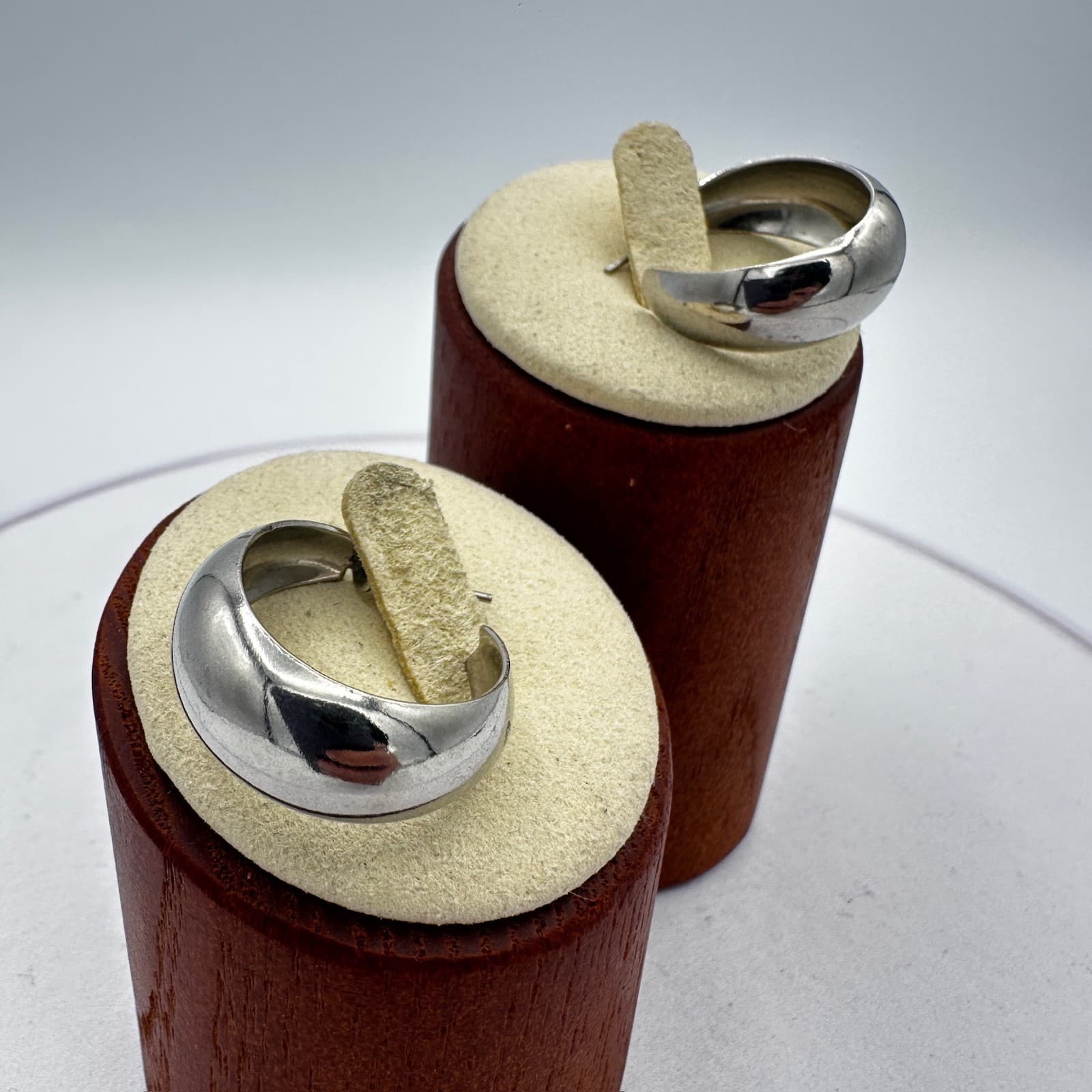 Vintage Silver Tone Chunky Hoop Earrings Thick Retro Minimalist 90s Style - Thumbnail 3