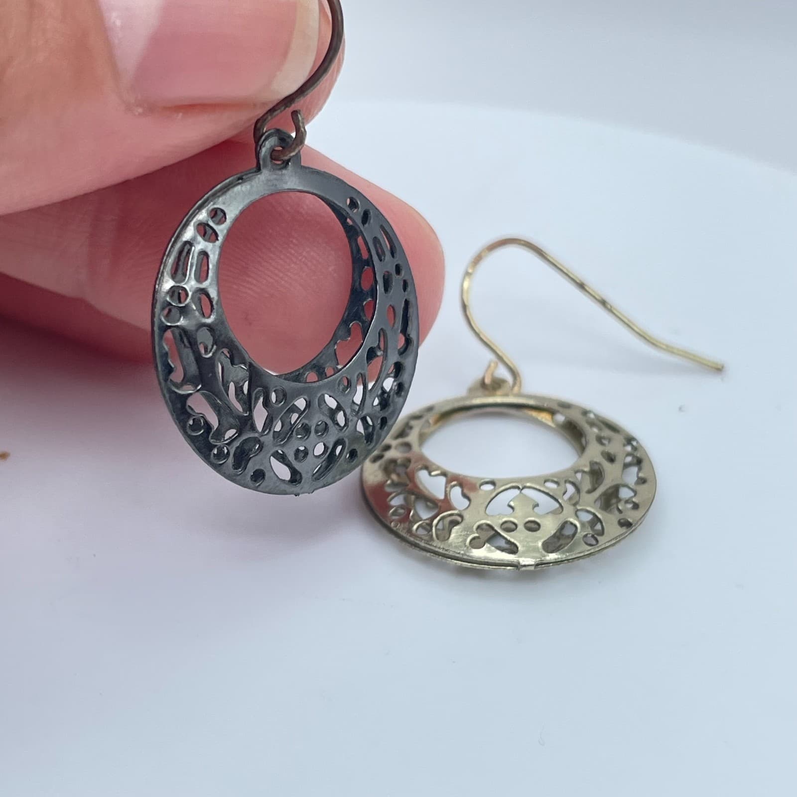 Vintage 90s Openwork Filigree Heart Silver/Gold Tone Dangle Earrings Jewelry - Thumbnail 4
