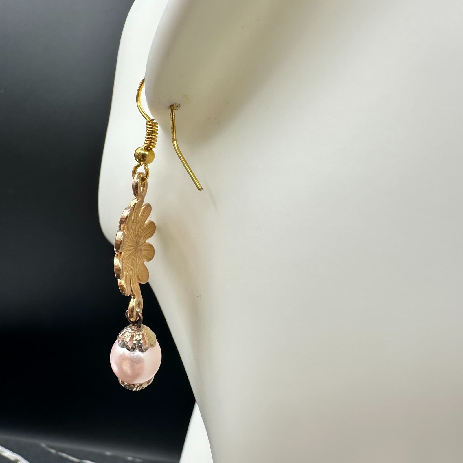 Vintage Women's Gold Tone Pink Bead Glass Stone Beauty Dangle/Drop Earrings - Thumbnail 8