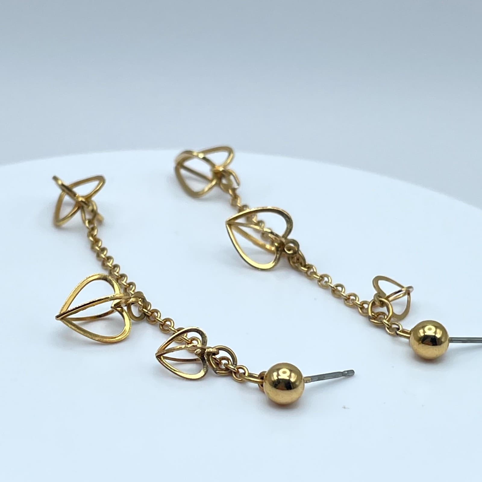 Y2K Gold-Tone Round Link Chain Multiple Heart Shaped Charms Dangle Earrings - Thumbnail 7