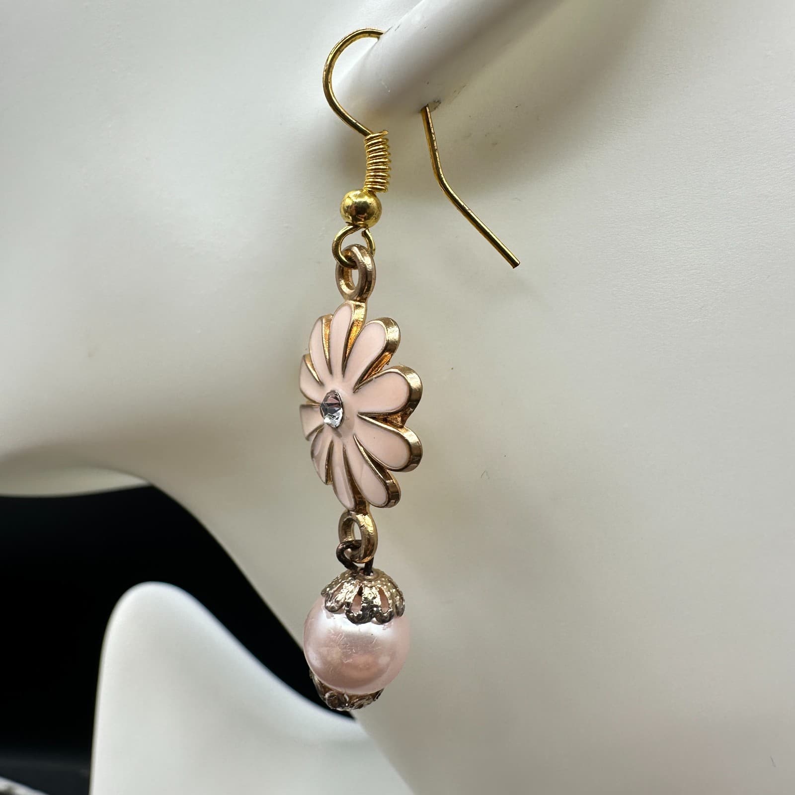 Vintage Women's Gold Tone Pink Bead Glass Stone Beauty Dangle/Drop Earrings - Thumbnail 6