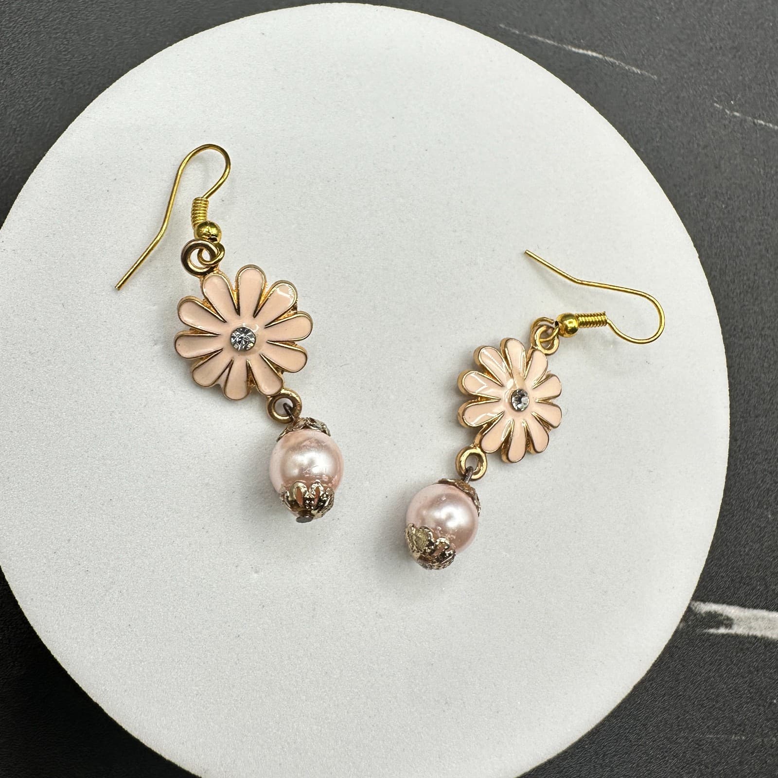 Vintage Women's Gold Tone Pink Bead Glass Stone Beauty Dangle/Drop Earrings - Thumbnail 9