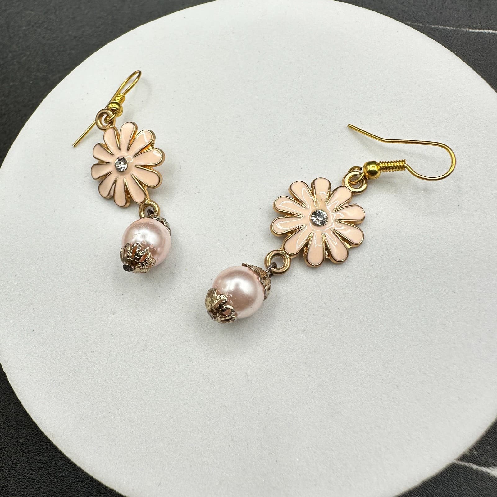 Vintage Women's Gold Tone Pink Bead Glass Stone Beauty Dangle/Drop Earrings - Thumbnail 10